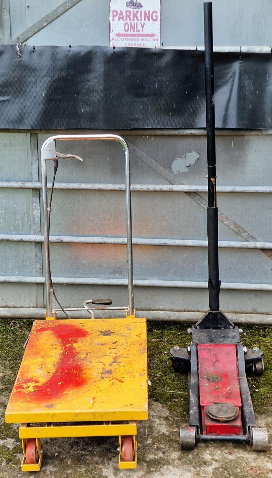 Hydraulic trolley jack together with a hydraulic lifting table