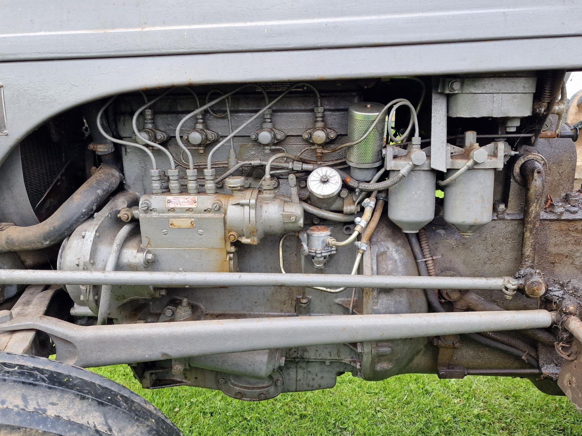 Vintage Ferguson T20 grey diesel tractor, starts and drives, fitted with a working rotary saw, in - Image 5 of 9