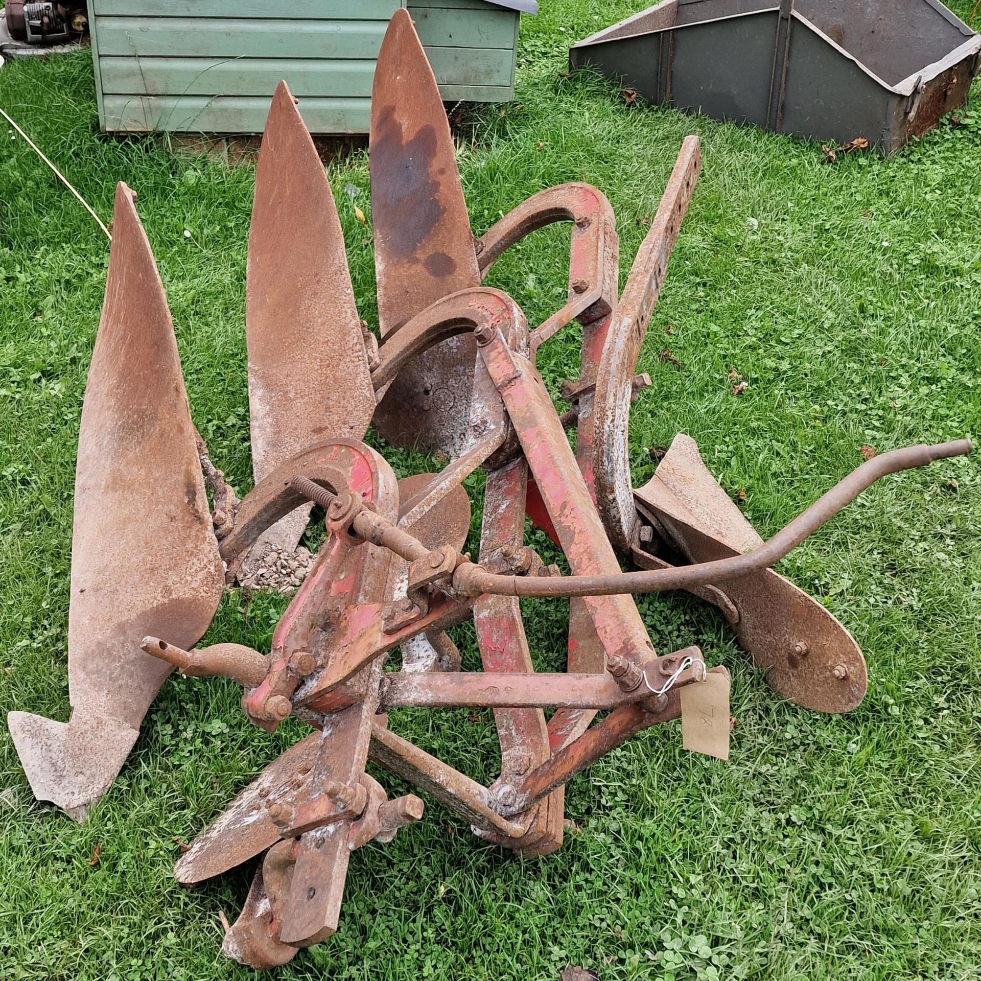 Vintage three furrow tractor plough - Image 2 of 3