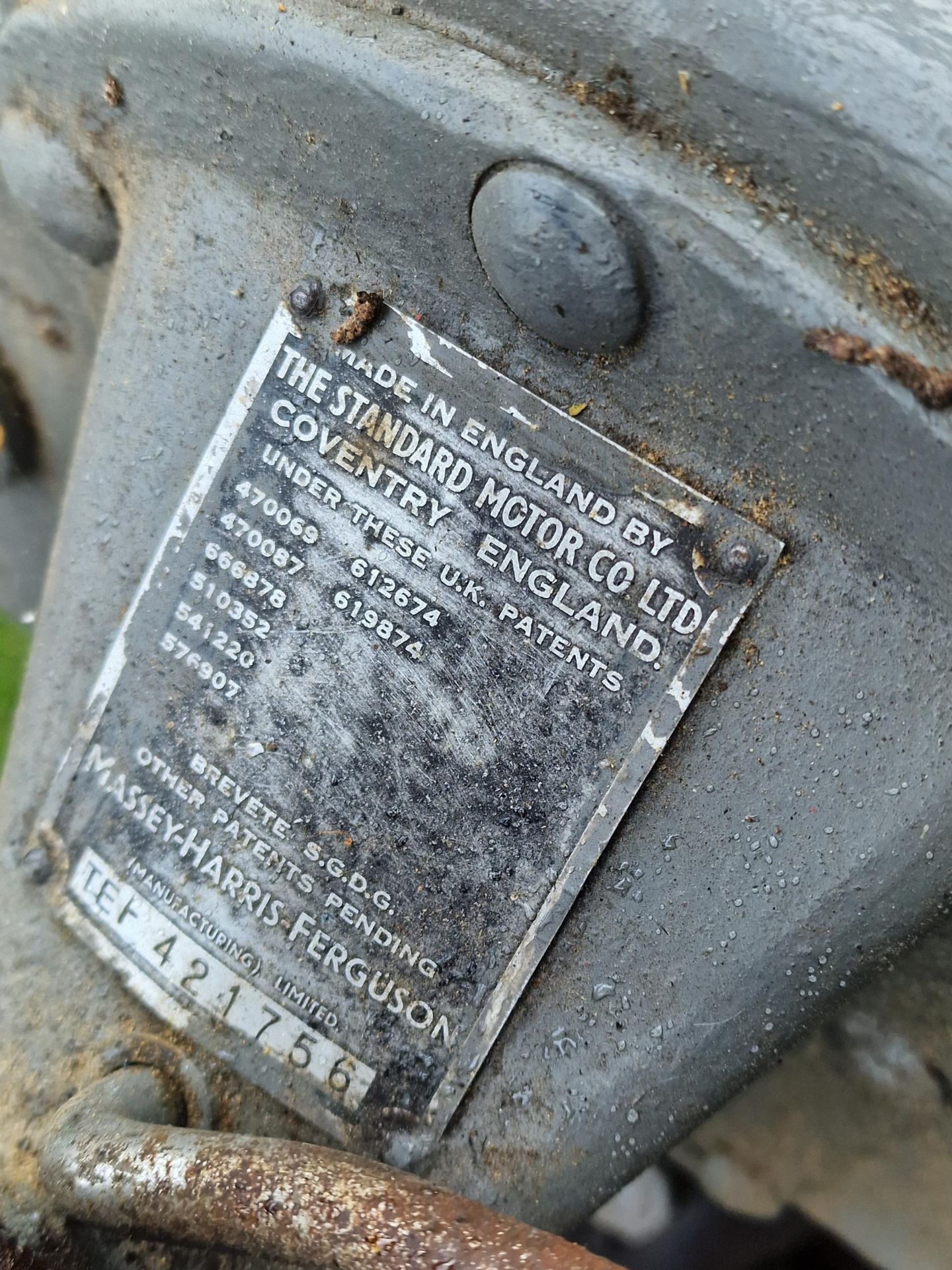 Vintage Ferguson T20 grey diesel tractor, starts and drives, fitted with a working rotary saw, in - Image 9 of 9