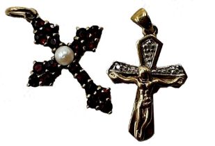 9ct garnet and pearl set cross pendant, 25mm high with a further Italian gold and illusion set