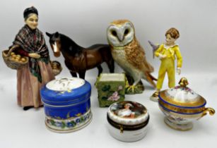 Mixed collection of decorative porcelain to include Royal Worcester 'Parakeet' figure, Royal Doulton