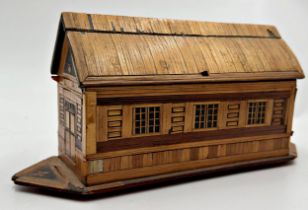 Good novelty antique straw work box in the form of Noahs Ark, 13cm high x 27cm long