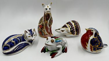 Four various Royal Crown Derby Imari animals to include hedgehog, bird, fox and cat together with