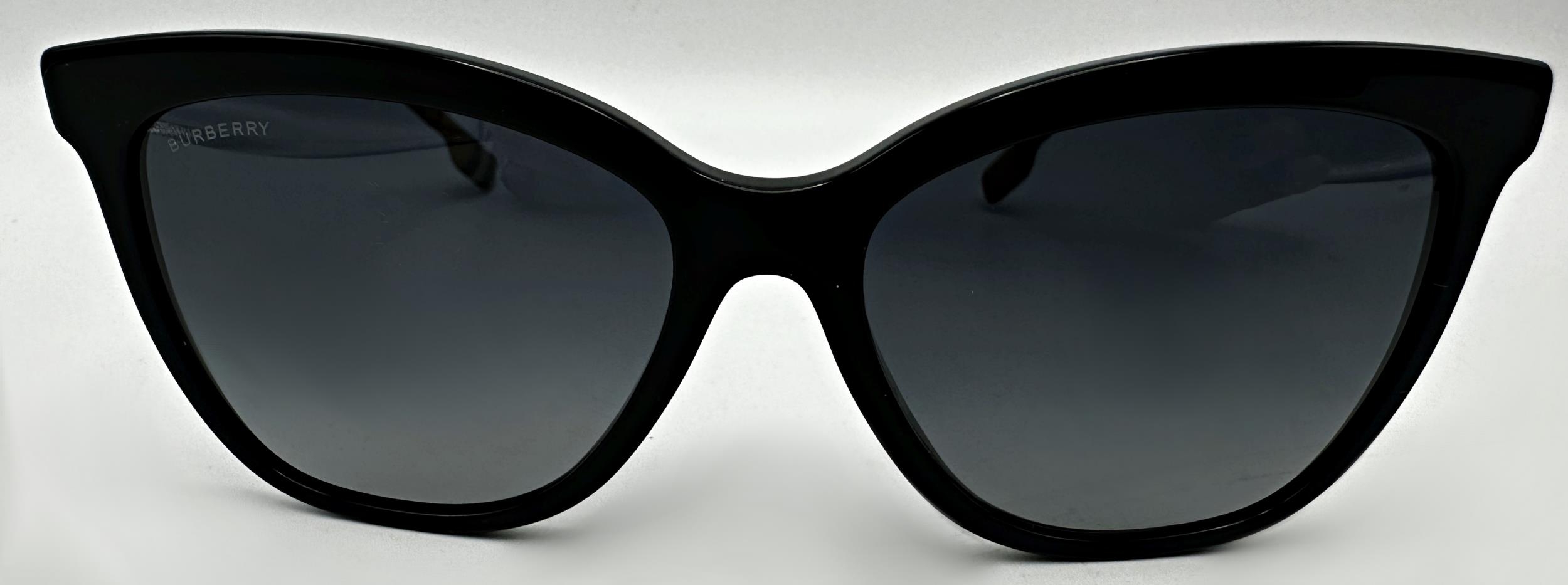 A pair of Burberry Clare sunglasses with black frames and Burberry check temples. In unused - Image 3 of 5