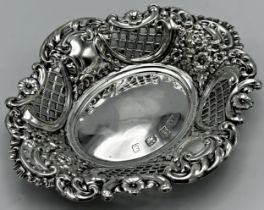 Good quality Victorian style silver bonbon dish, maker R E Porter, Birmingham 1979, 15cm long, 3oz