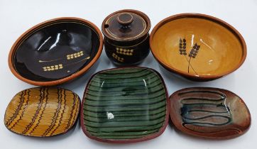 The estate of Peter & Joy Evans of Whiteway, Stroud - Collection of Slipware dishes/bowls, Includin