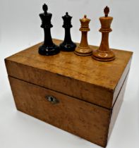 Good quality Jaques Staunton boxwood and ebony chess set, king inscribed 'Jaques London', rooks