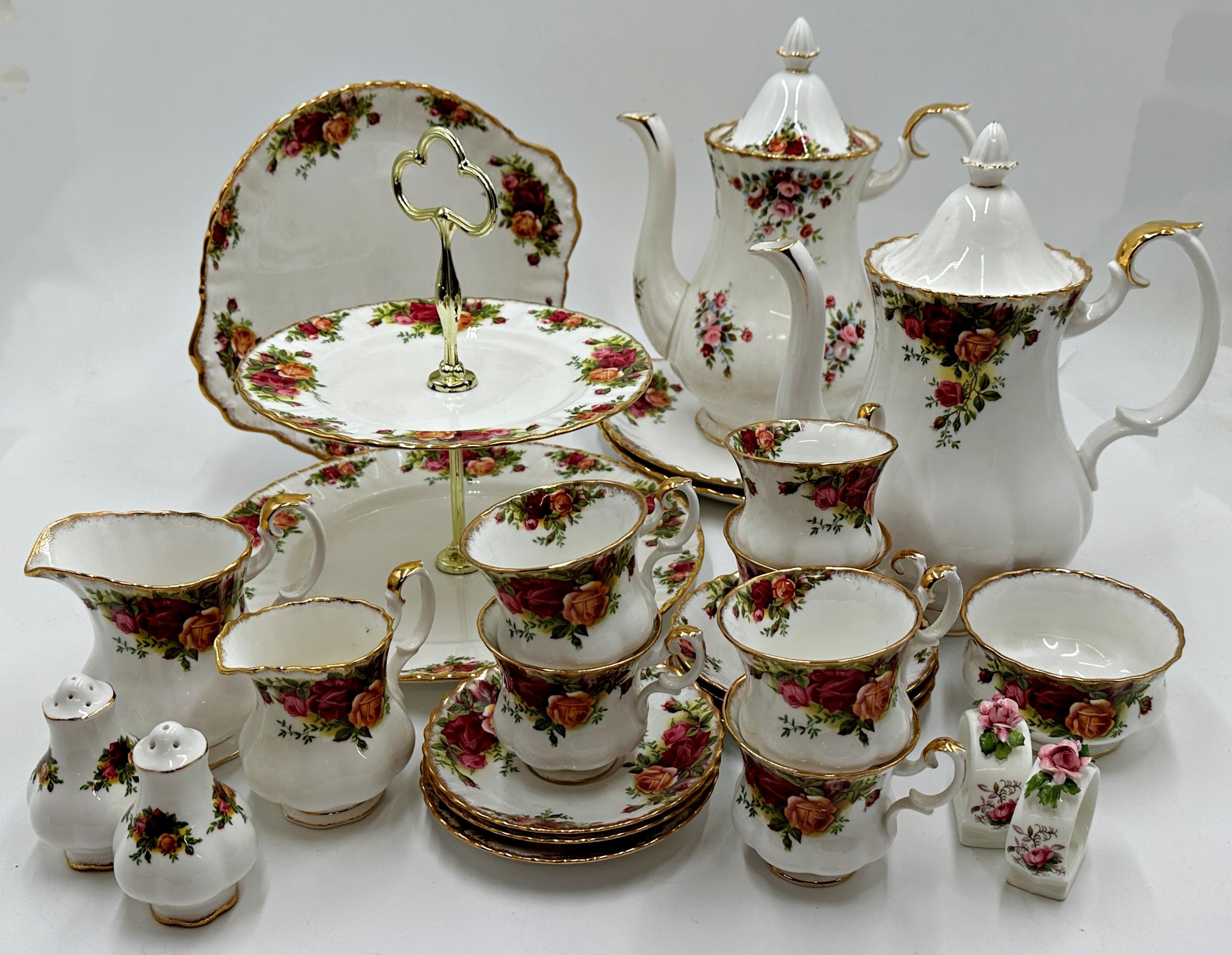 Good collection of Royal Albert 'Old Country Roses' porcelain tea and dinner wares (see images)