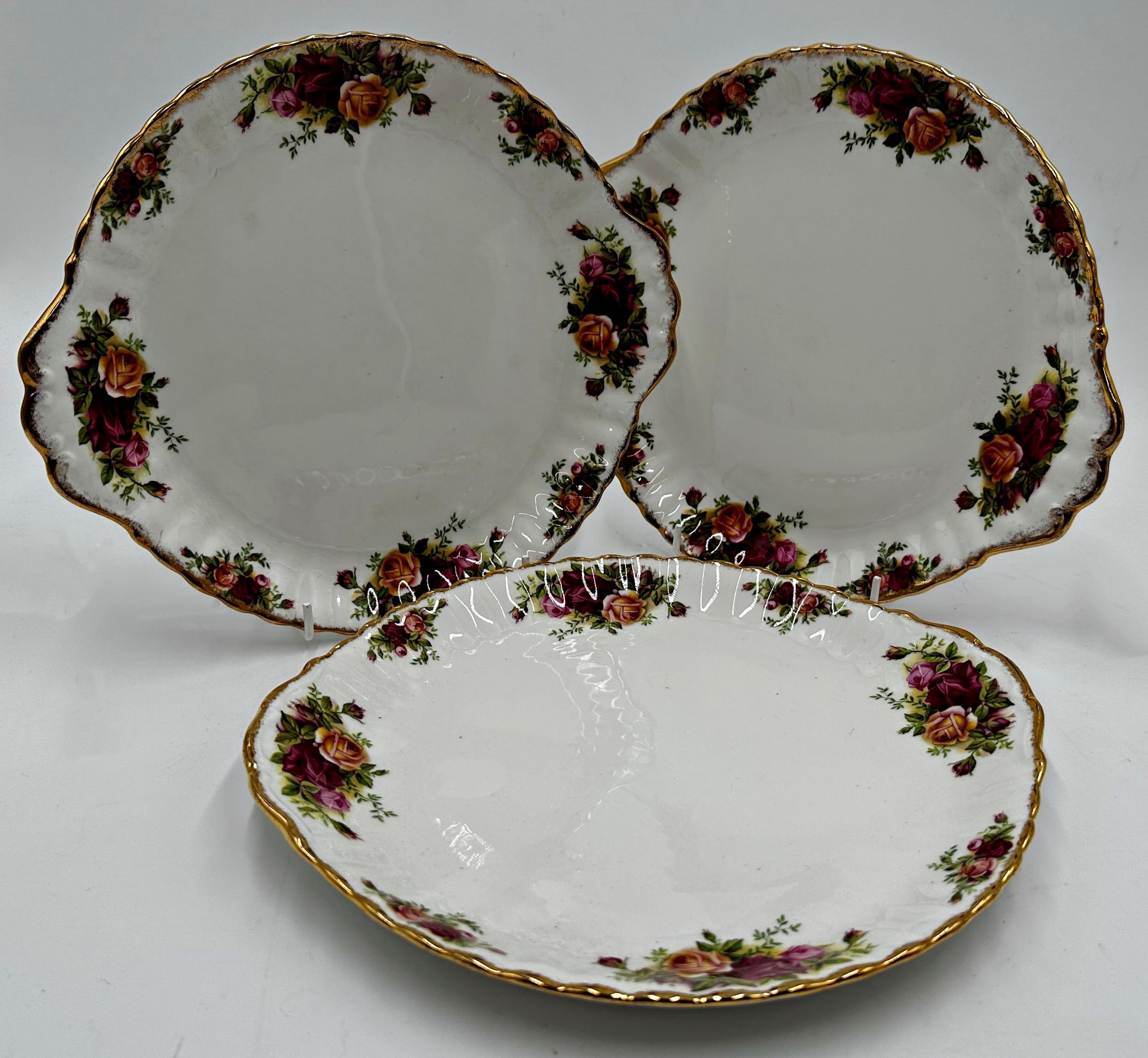 Good collection of Royal Albert 'Old Country Roses' porcelain tea and dinner wares (see images) - Image 3 of 4