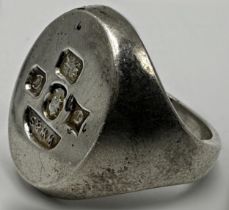 1970s silver signet ring with open hallmarks, maker WW & S, Birmingham 1977, size T, 16.2g