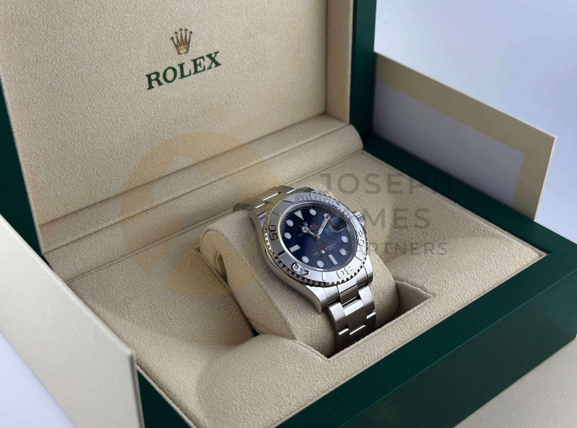 (ON SALE) ROLEX YACHT-MASTER *40MM PLATINUM & OYSTER STEEL* (AUGUST 2023 -UNWORN) *BRIGHT BLUE DIAL* - Image 11 of 48