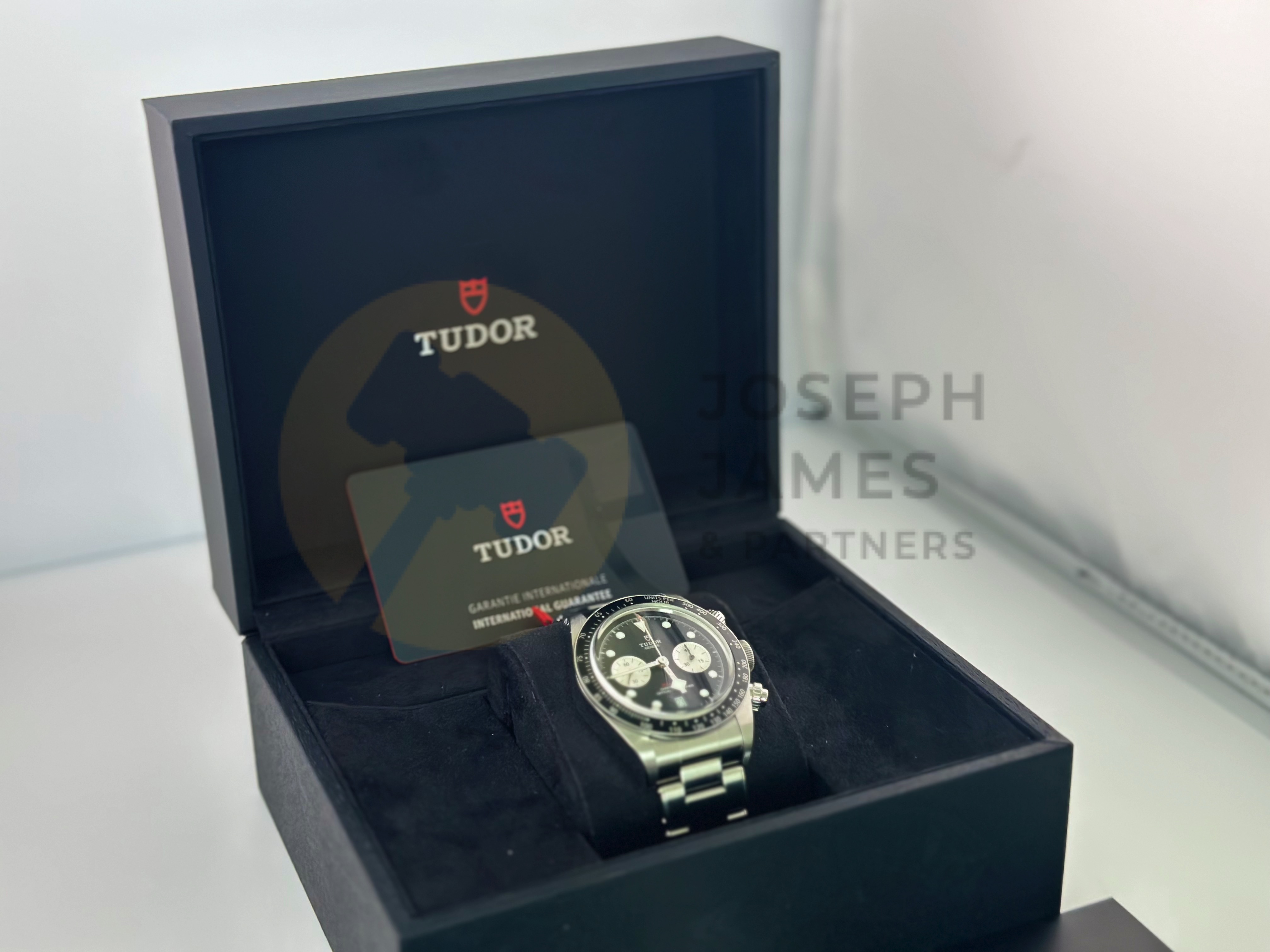 TUDOR BLACK BAY CHRONO 41mm - ALL STEEL WITH BLACK DIAL (MAY 2022) SATIN FINISH - COMPLETE SET - Image 8 of 15
