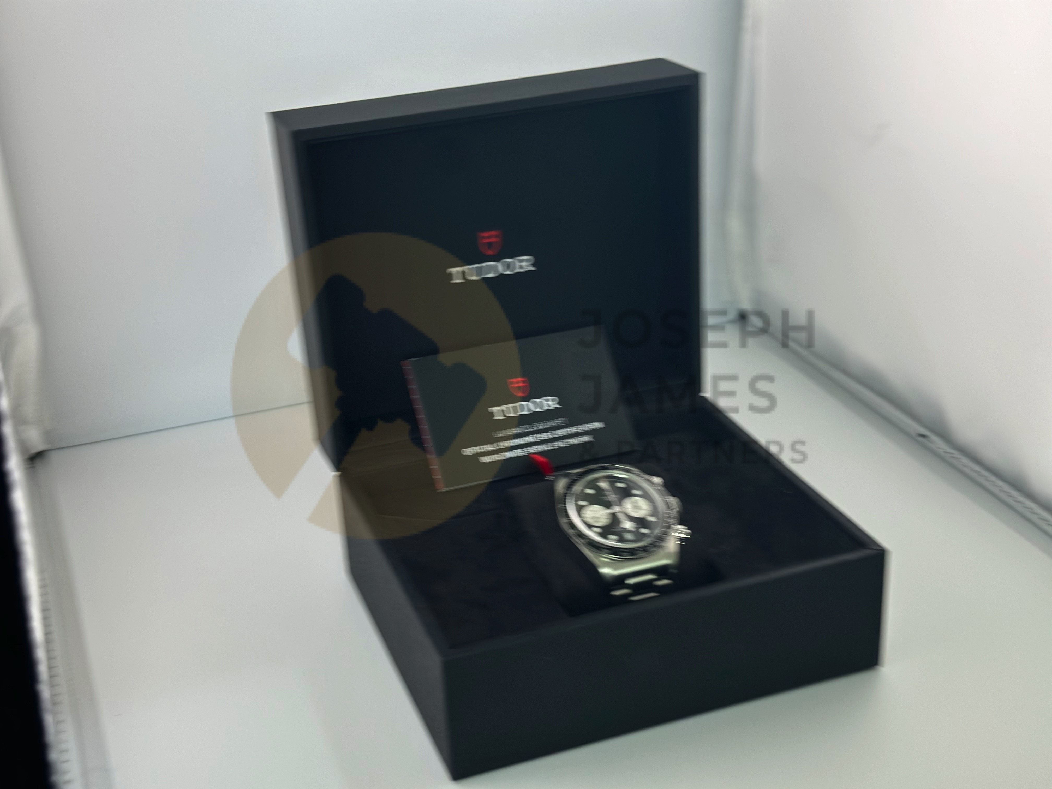 TUDOR BLACK BAY CHRONO 41mm - ALL STEEL WITH BLACK DIAL (MAY 2022) SATIN FINISH - COMPLETE SET - Image 2 of 15