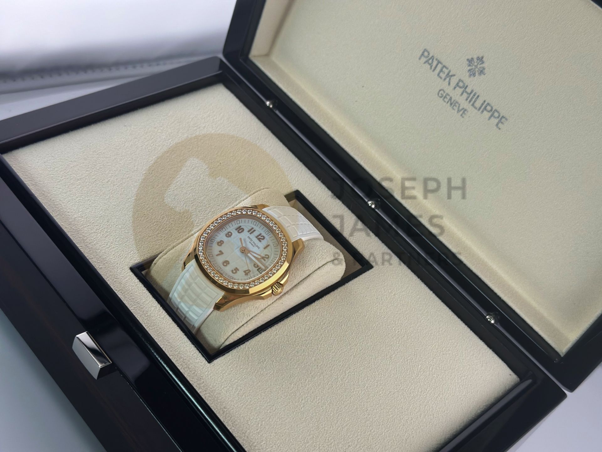 PATEK PHILIPPE AQUANAUT 18ct ROSE GOLD (APRIL 2023) COMPLETE SET INC WARRANTY DOCUMENTS - Bild 9 aus 24