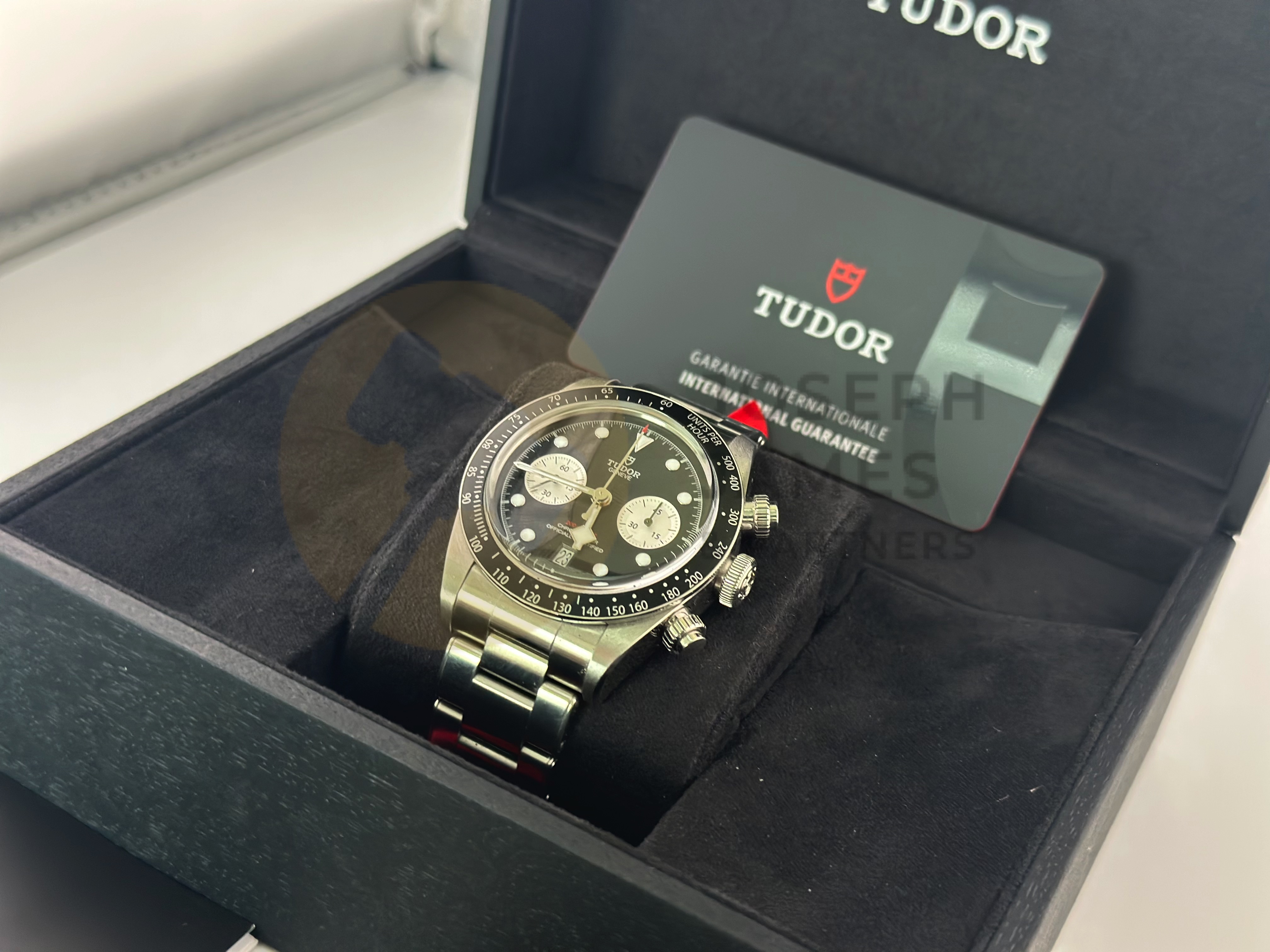 TUDOR BLACK BAY CHRONO 41mm - ALL STEEL WITH BLACK DIAL (MAY 2022) SATIN FINISH - COMPLETE SET - Image 12 of 15