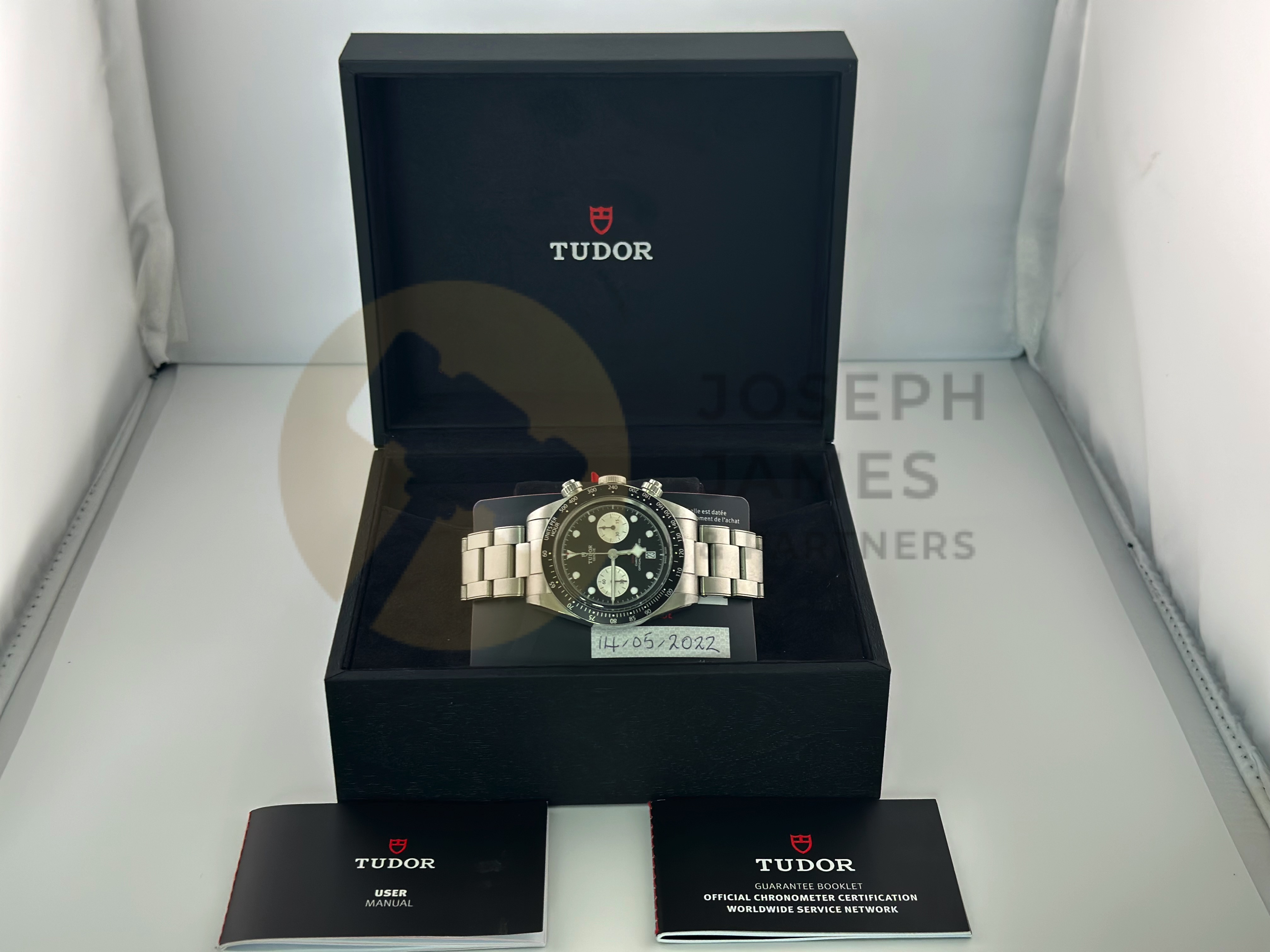 TUDOR BLACK BAY CHRONO 41mm - ALL STEEL WITH BLACK DIAL (MAY 2022) SATIN FINISH - COMPLETE SET - Image 13 of 15