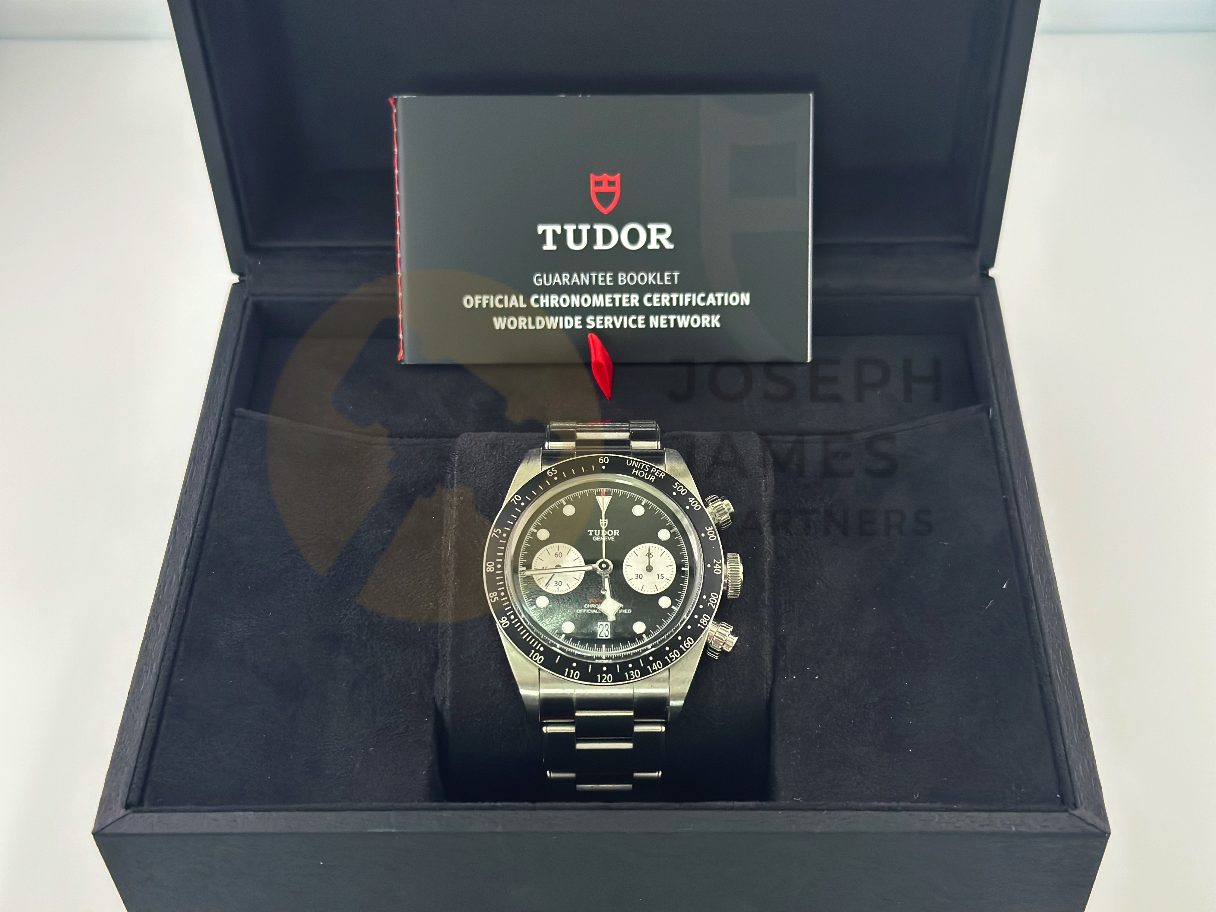 TUDOR BLACK BAY CHRONO 41mm - ALL STEEL WITH BLACK DIAL (MAY 2022) SATIN FINISH - COMPLETE SET - Image 4 of 15