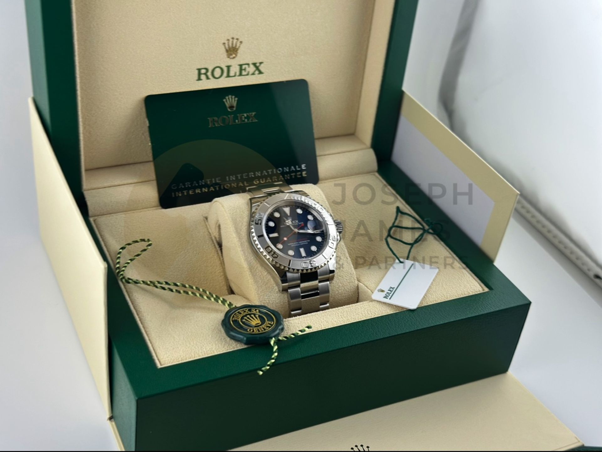 (ON SALE) ROLEX YACHT-MASTER *40MM PLATINUM & OYSTER STEEL* (AUGUST 2023 -UNWORN) *BRIGHT BLUE DIAL* - Image 3 of 48