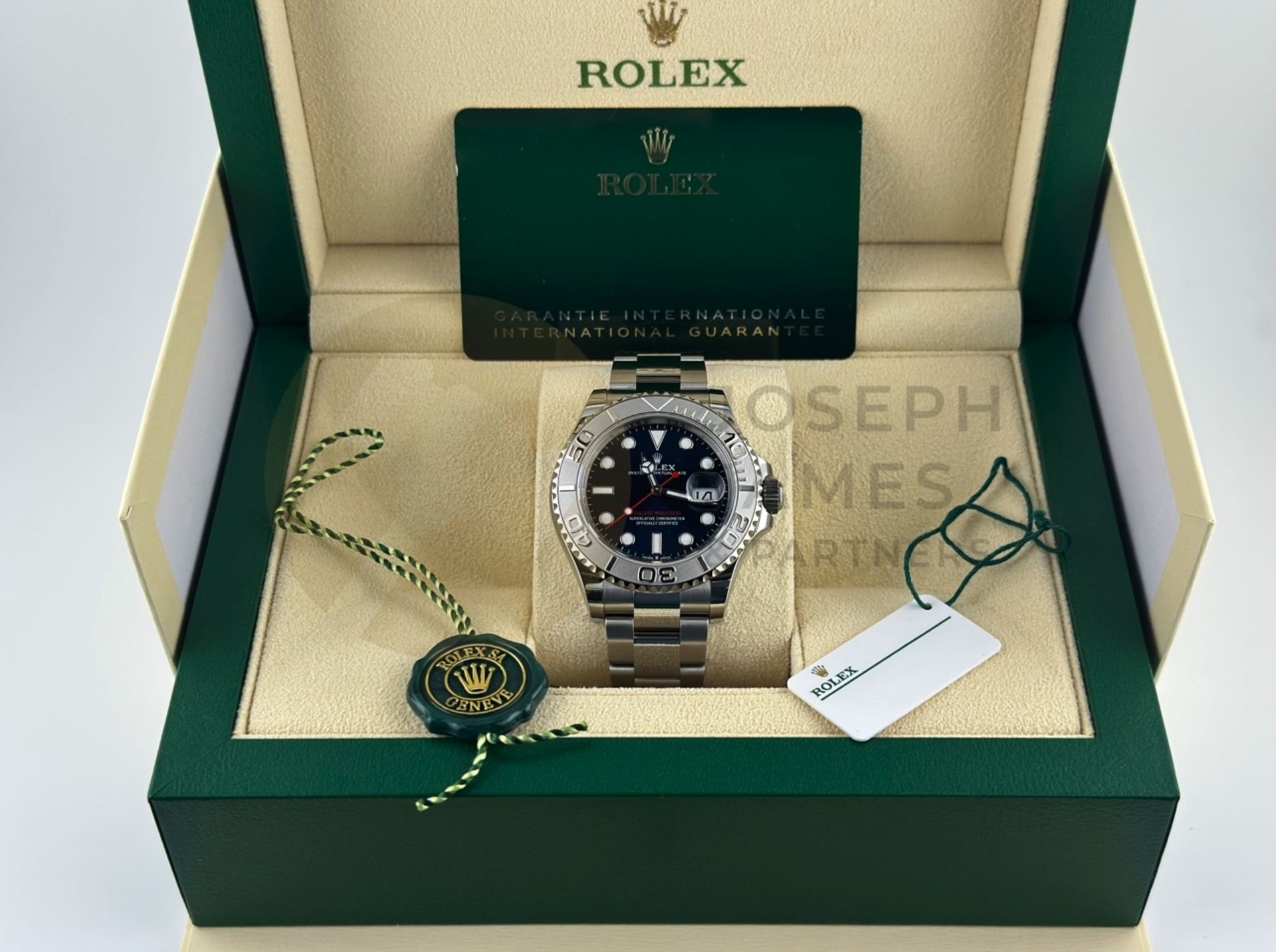 (ON SALE) ROLEX YACHT-MASTER *40MM PLATINUM & OYSTER STEEL* (AUGUST 2023 -UNWORN) *BRIGHT BLUE DIAL* - Image 4 of 48