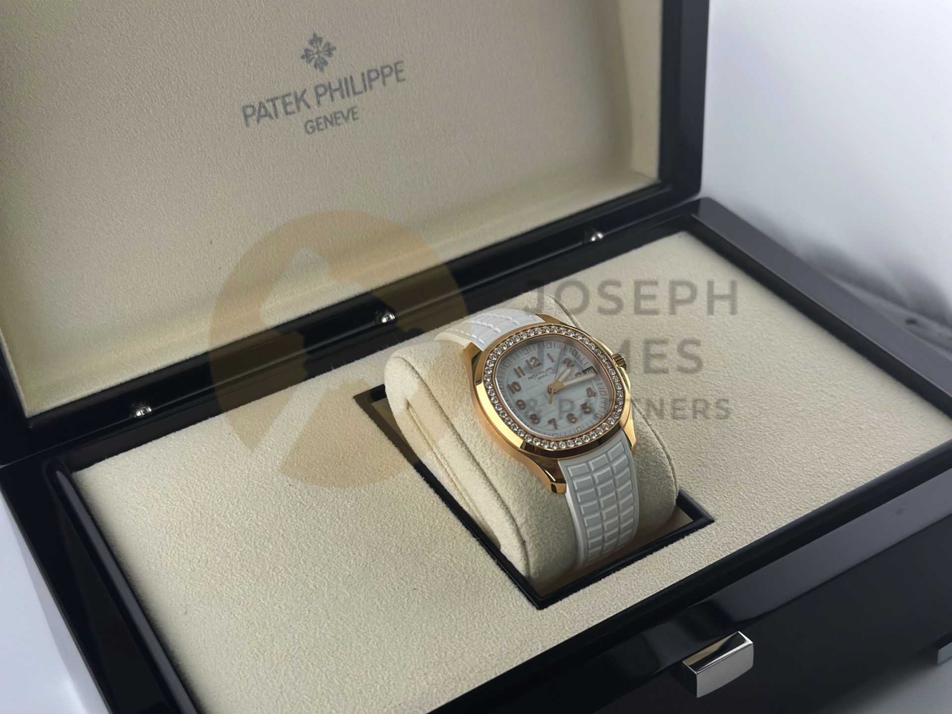 PATEK PHILIPPE AQUANAUT 18ct ROSE GOLD (APRIL 2023) COMPLETE SET INC WARRANTY DOCUMENTS - Bild 18 aus 24