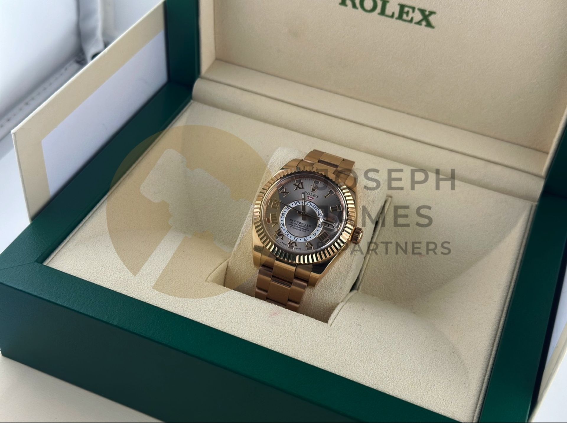 (ON SALE) ROLEX SKY-DWELLER *18CT EVEROSE GOLD* 42MM SUNBURST DIAL (2018 DISCONTINUED MODEL) *NO VAT - Bild 7 aus 33