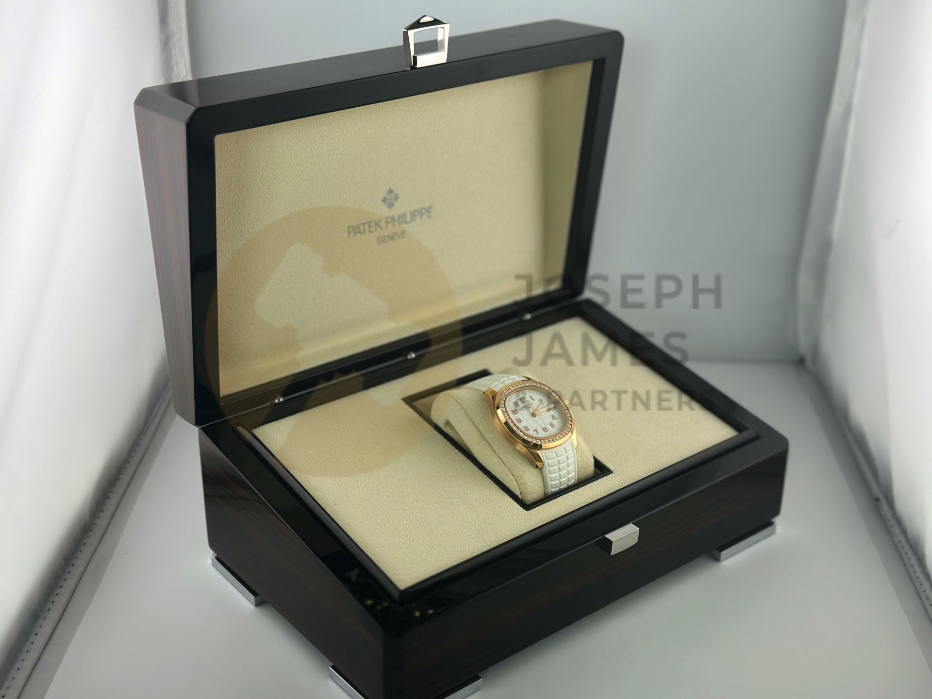 PATEK PHILIPPE AQUANAUT 18ct ROSE GOLD (APRIL 2023) COMPLETE SET INC WARRANTY DOCUMENTS - Bild 12 aus 24