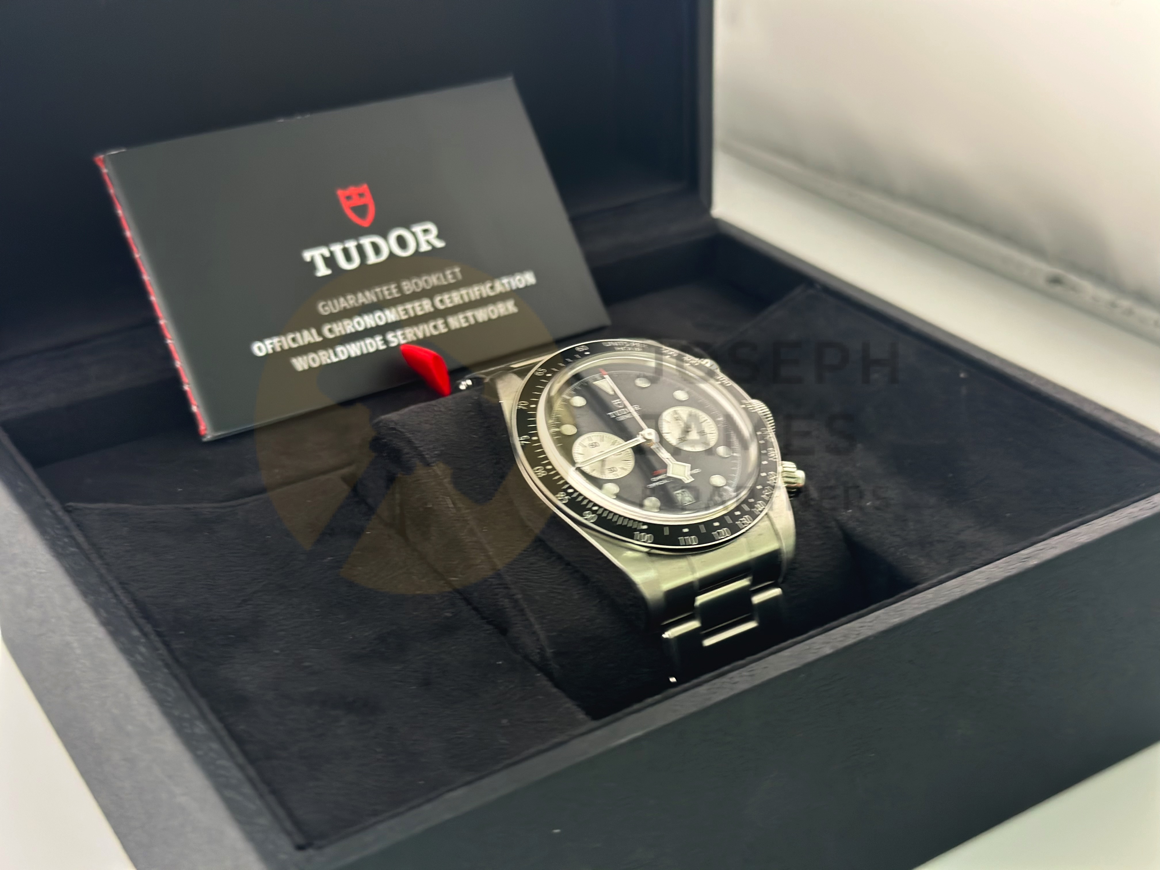 TUDOR BLACK BAY CHRONO 41mm - ALL STEEL WITH BLACK DIAL (MAY 2022) SATIN FINISH - COMPLETE SET - Image 5 of 15
