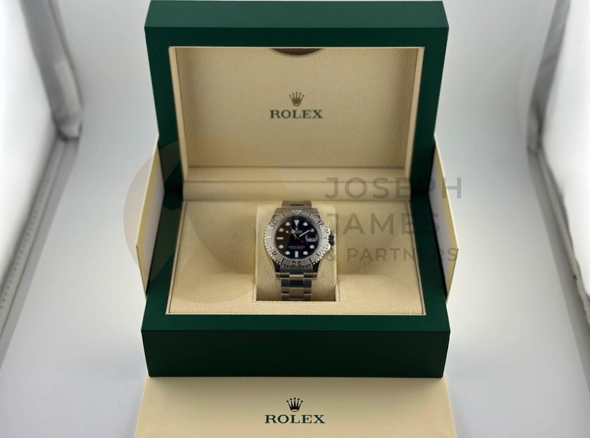 (ON SALE) ROLEX YACHT-MASTER *40MM PLATINUM & OYSTER STEEL* (AUGUST 2023 -UNWORN) *BRIGHT BLUE DIAL* - Image 6 of 48