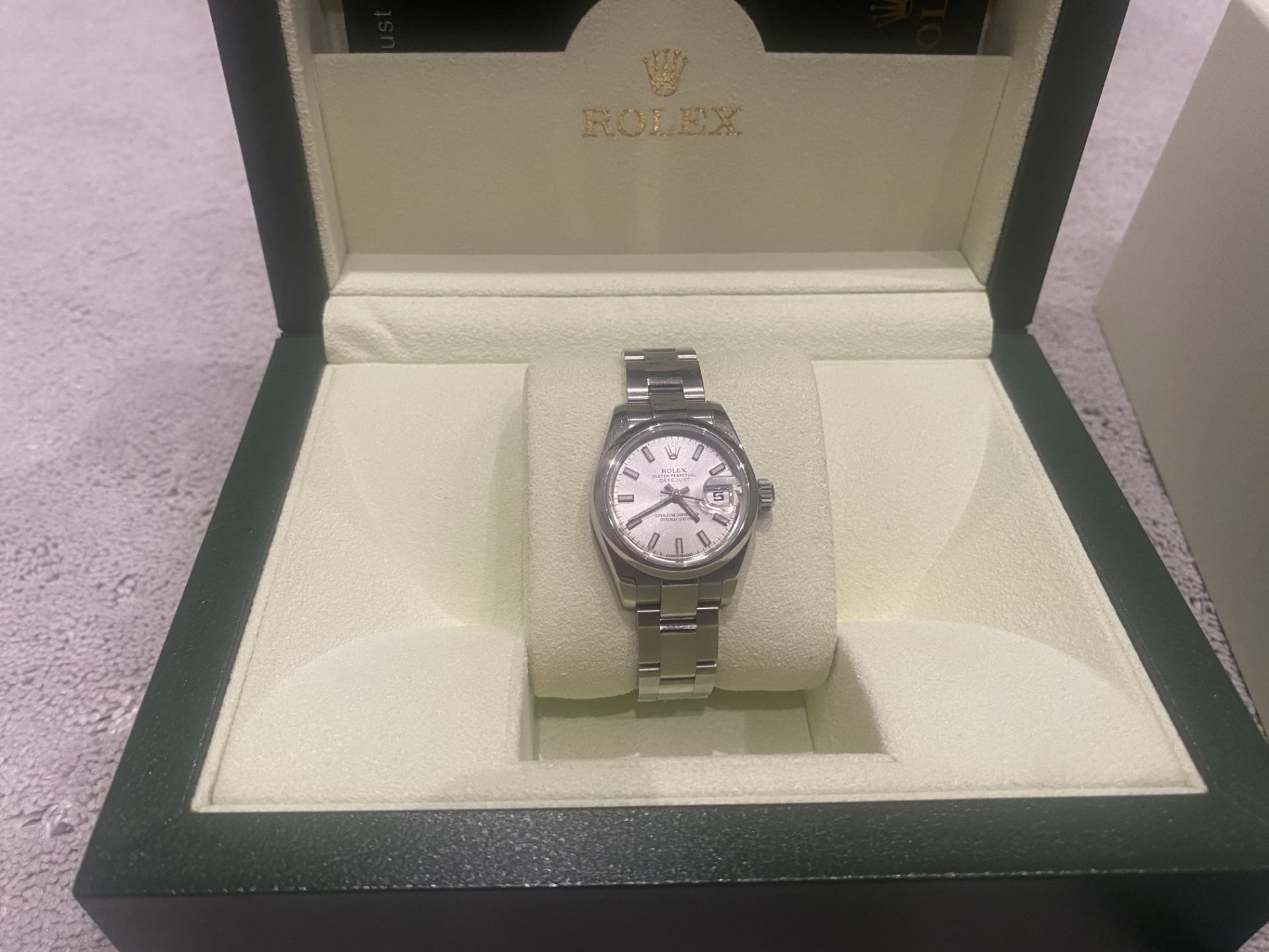 (ON SALE) ROLEX OYSTER PERPETUAL "DATEJUST" NOVEMBER 2017 *SILVER DIAL* WITH BOX AND WARRANTY CARD - Image 4 of 10