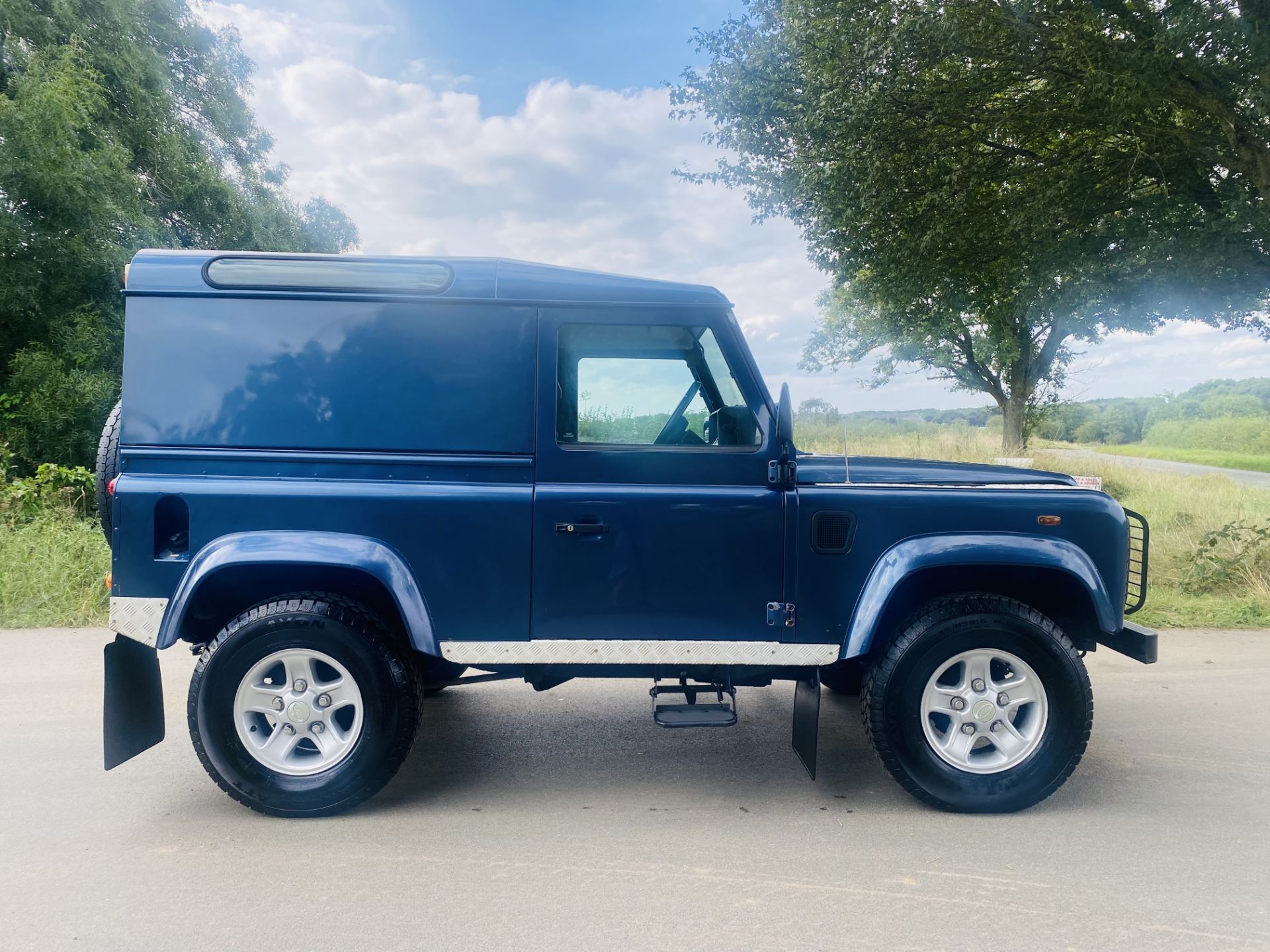 LANDROVER DEFENDER 90 "COUNTY"HARD TOP "TD5" 2.5 (06 REG) ONLY 78K MILES WITH HISTORY (NO VAT) - Image 3 of 25