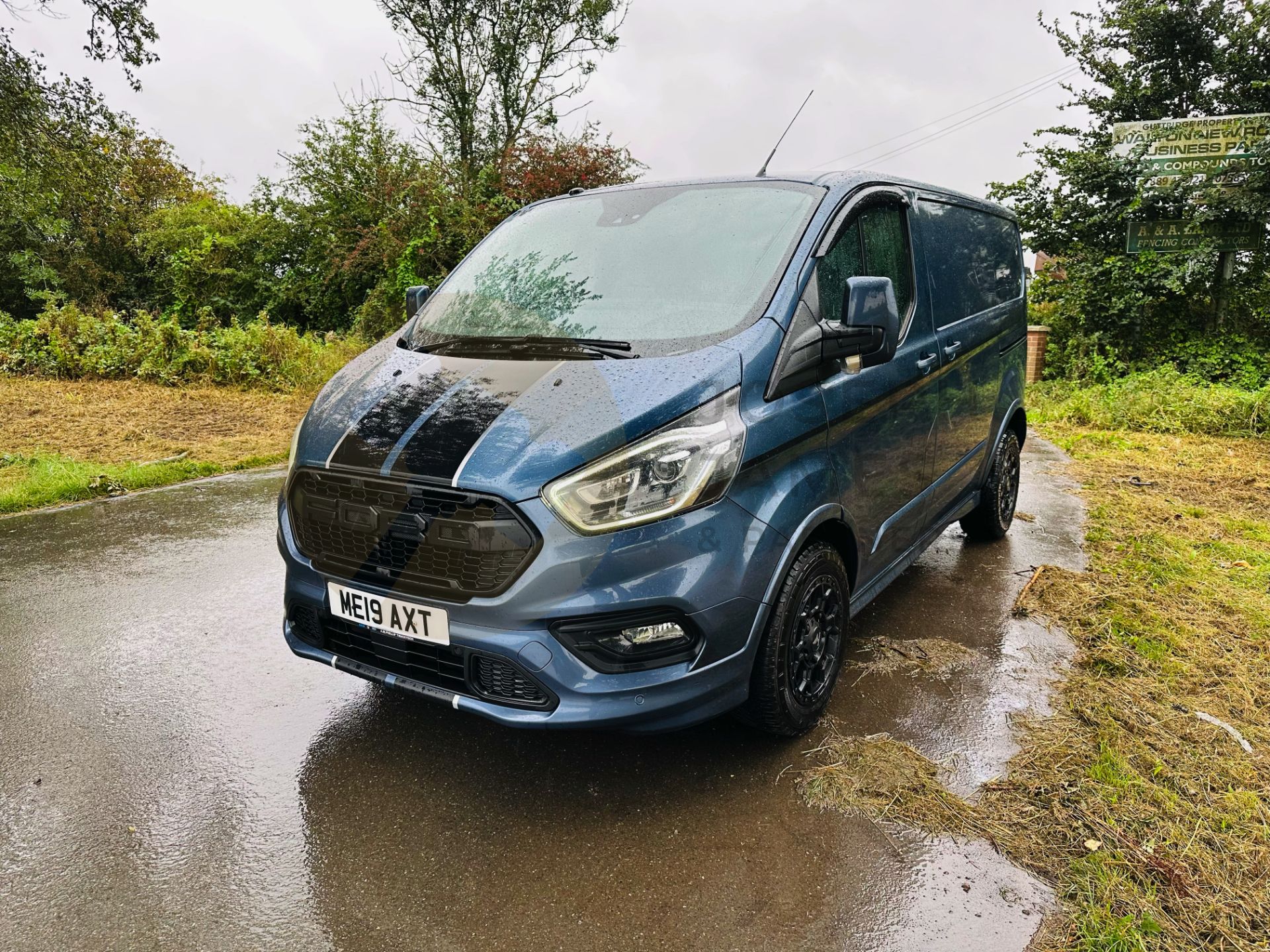 (ON SALE) FORD TRANSIT CUSTOM *SPORT EDITION* (19 REG - FACELIFT MODEL) 2.0 TDCI*170 BHP* - LEATHER - Image 4 of 35