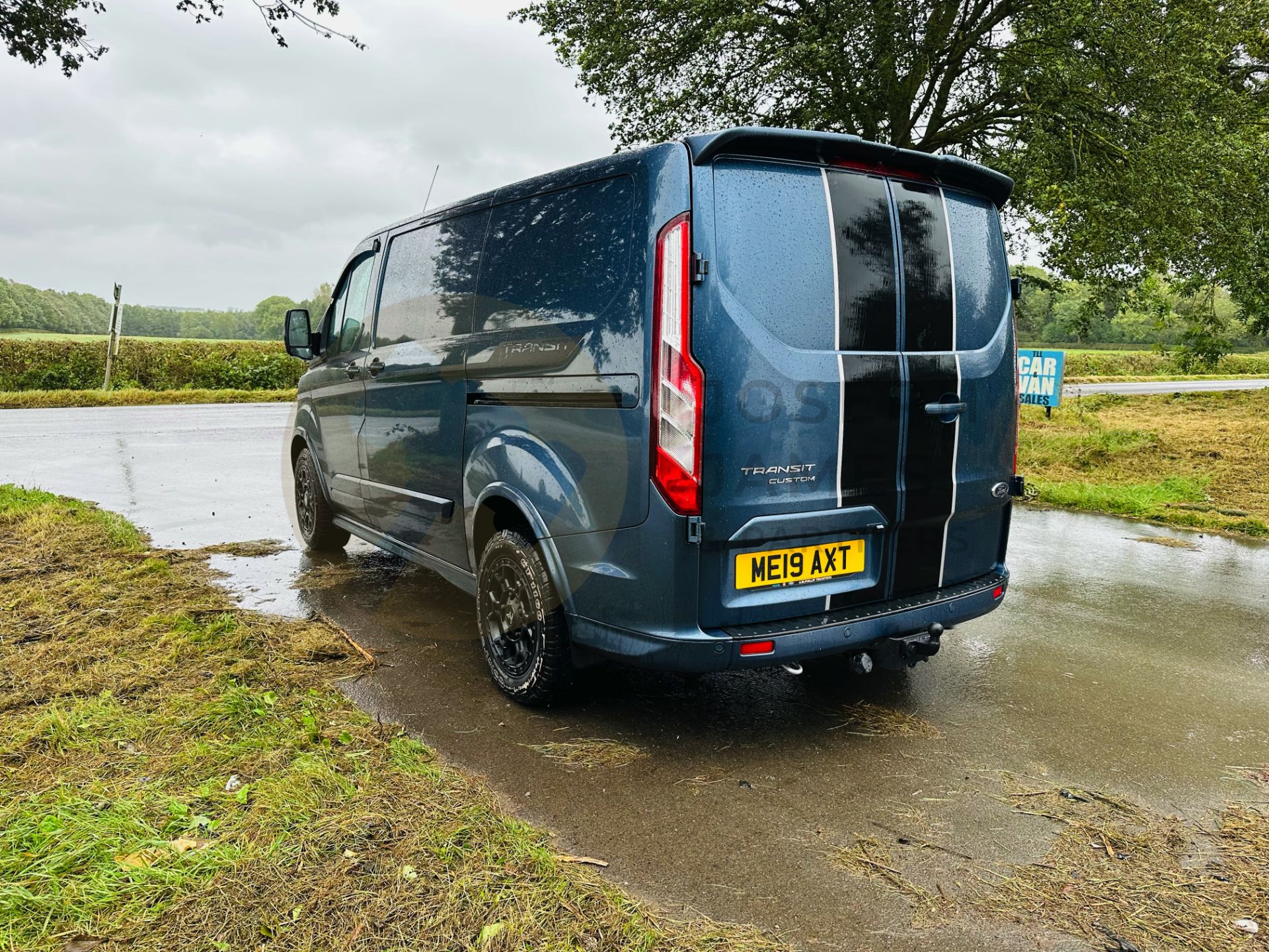 (ON SALE) FORD TRANSIT CUSTOM *SPORT EDITION* (19 REG - FACELIFT MODEL) 2.0 TDCI*170 BHP* - LEATHER - Image 12 of 35