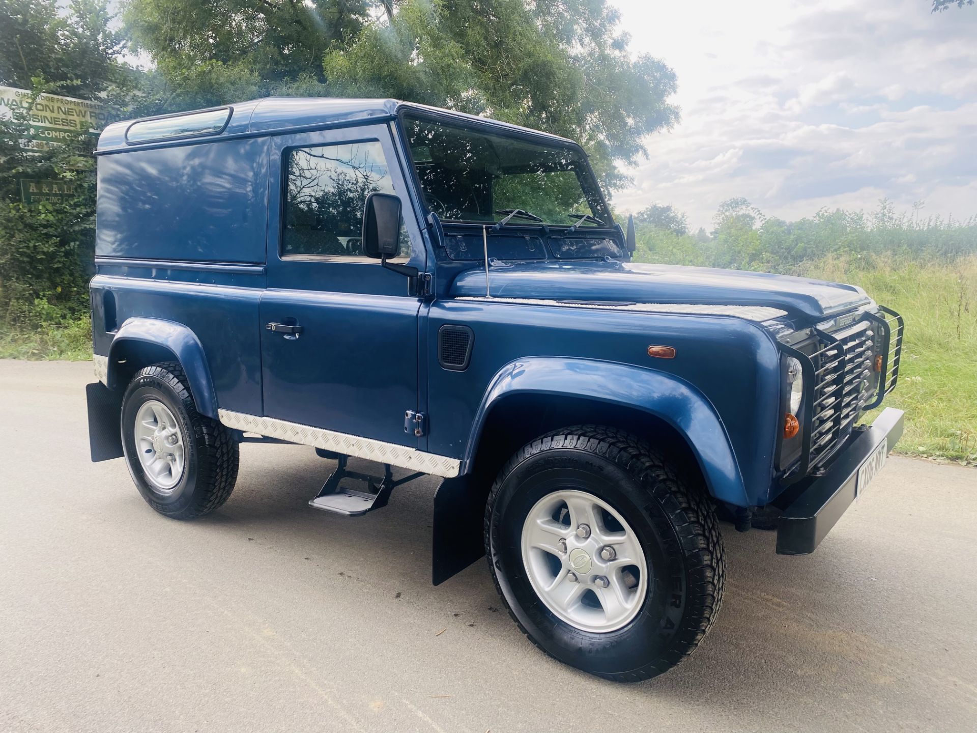 LANDROVER DEFENDER 90 "COUNTY"HARD TOP "TD5" 2.5 (06 REG) ONLY 78K MILES WITH HISTORY (NO VAT) - Image 4 of 25