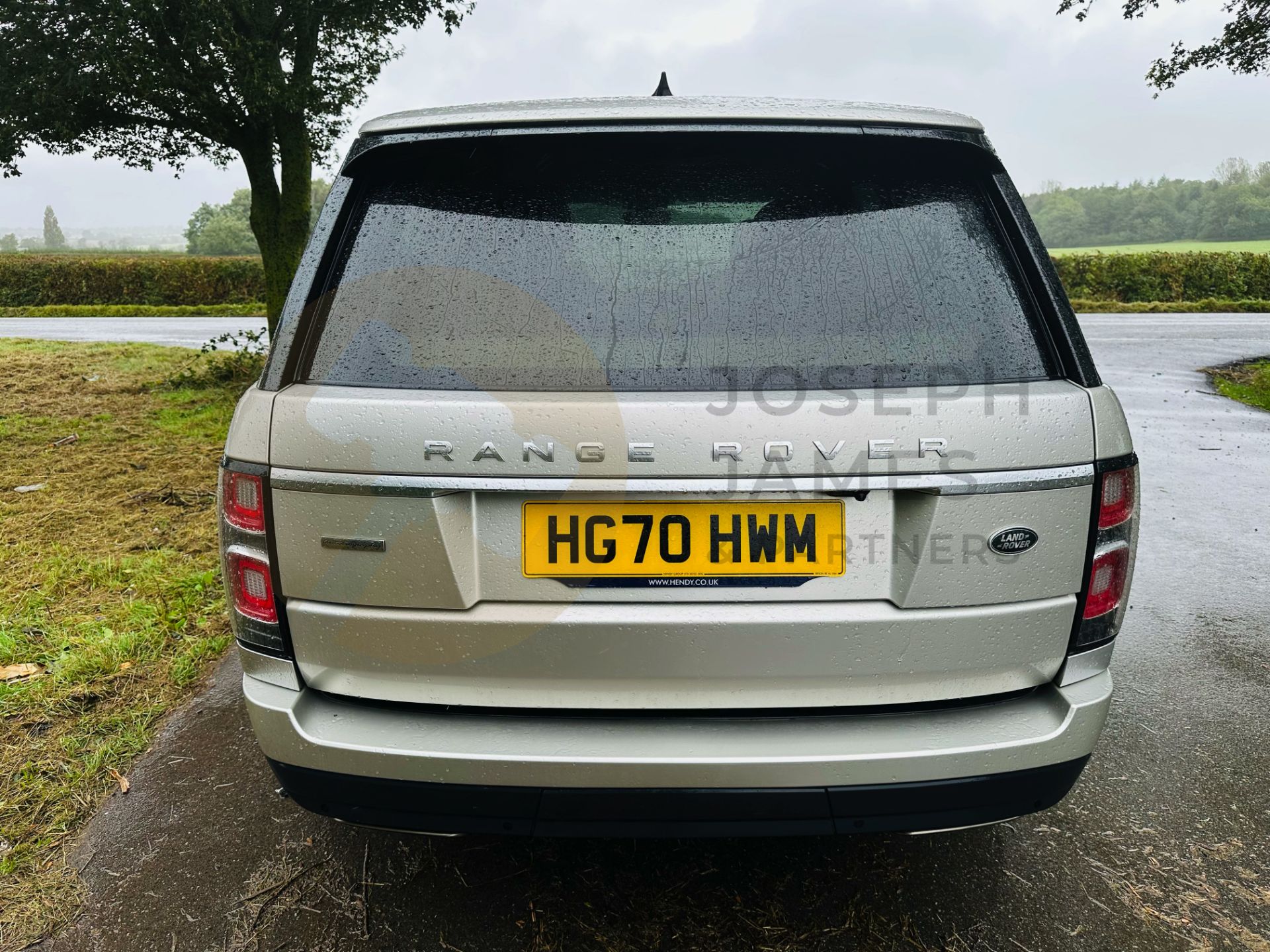 (ON SALE) LAND ROVER RANGE ROVER 3.0 SDV6 *AUTOBIOGRAPHY* (2021 MODEL) AUTO -*HUGE SPEC* - *NO VAT!* - Image 7 of 31