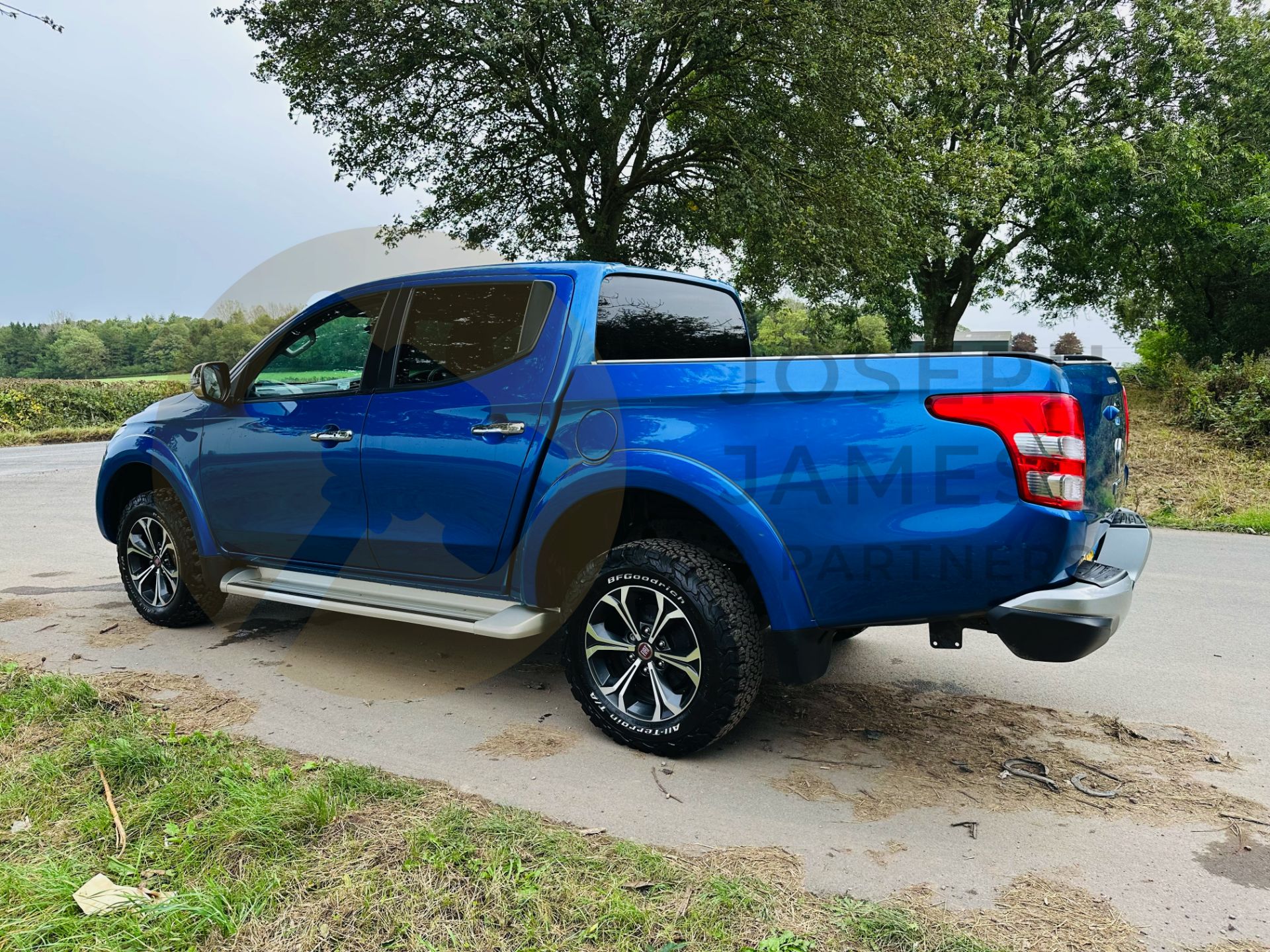 FIAT FULLBACK *LX* DOUBLE CAB PICK-UP (2018-EURO 6) 2.4 DIESEL - AUTO STOP/START *SAT NAV* (1 OWNER) - Image 7 of 31