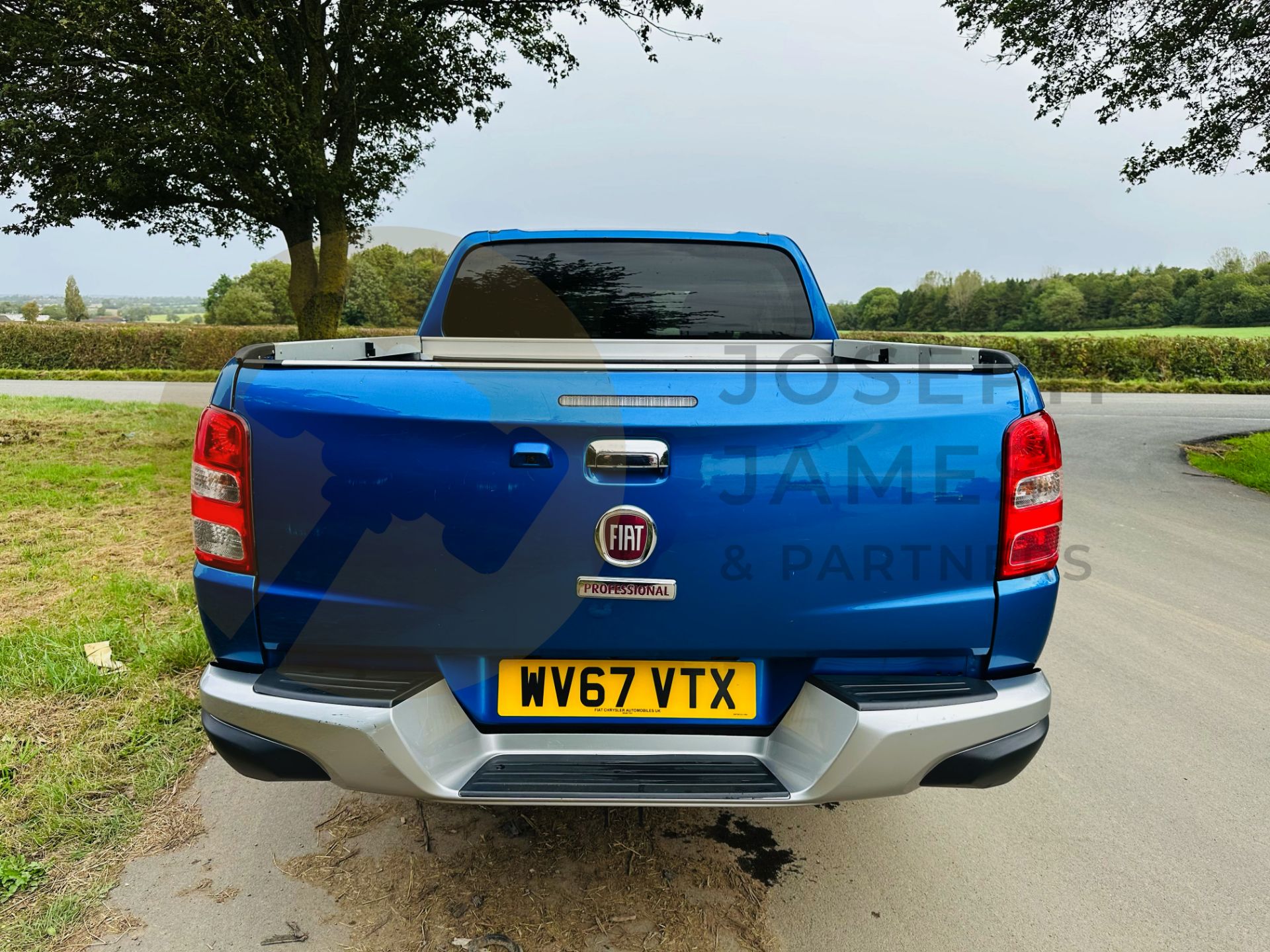 FIAT FULLBACK *LX* DOUBLE CAB PICK-UP (2018-EURO 6) 2.4 DIESEL - AUTO STOP/START *SAT NAV* (1 OWNER) - Image 8 of 31