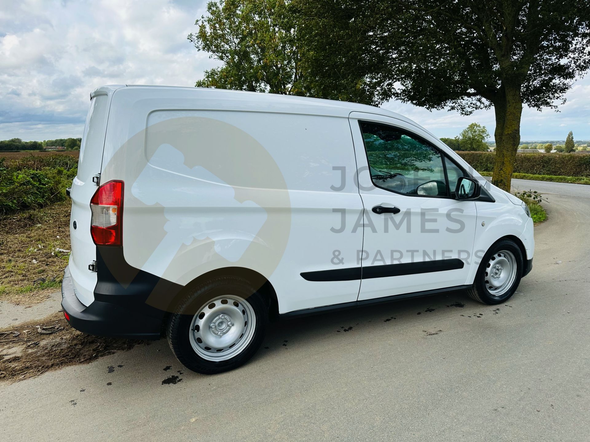 (ON SALE) FORD TRANSIT COURIER *LCV - PANEL VAN* (2020 - NEW FACELIFT MODEL) 1.5 TDCI *EURO 6* - Image 11 of 29