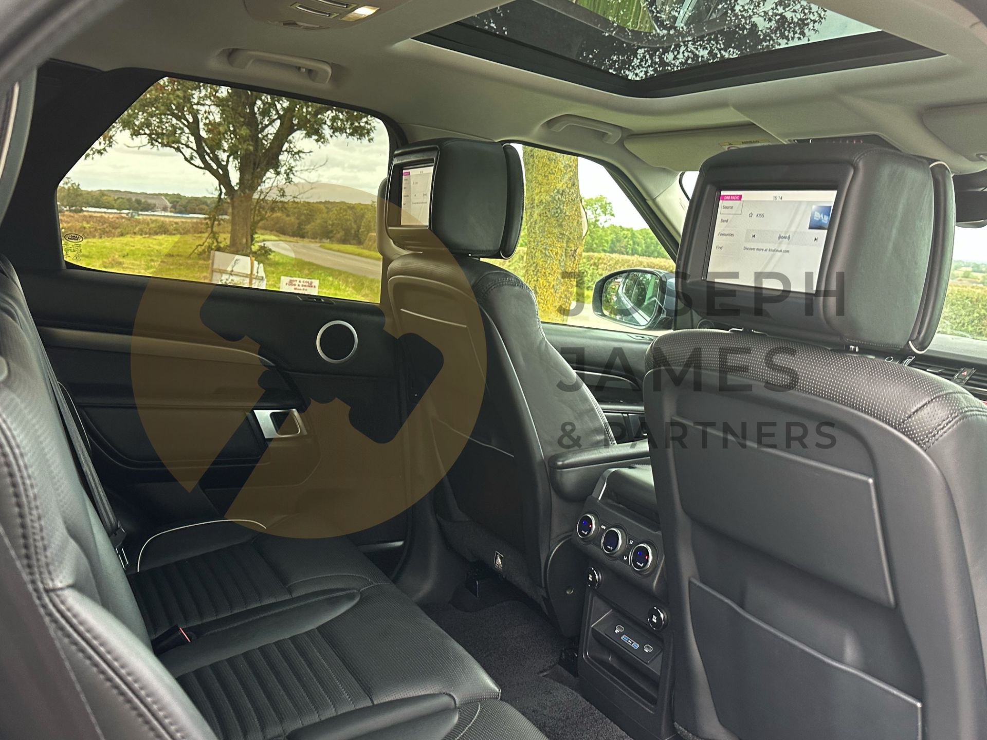 (ON SALE) LAND ROVER DISCOVERY 5 *HSE LUXURY* 7 SEATER SUV (2018 - FACELIFT MODEL) (LOW MILEAGE) - Image 37 of 66