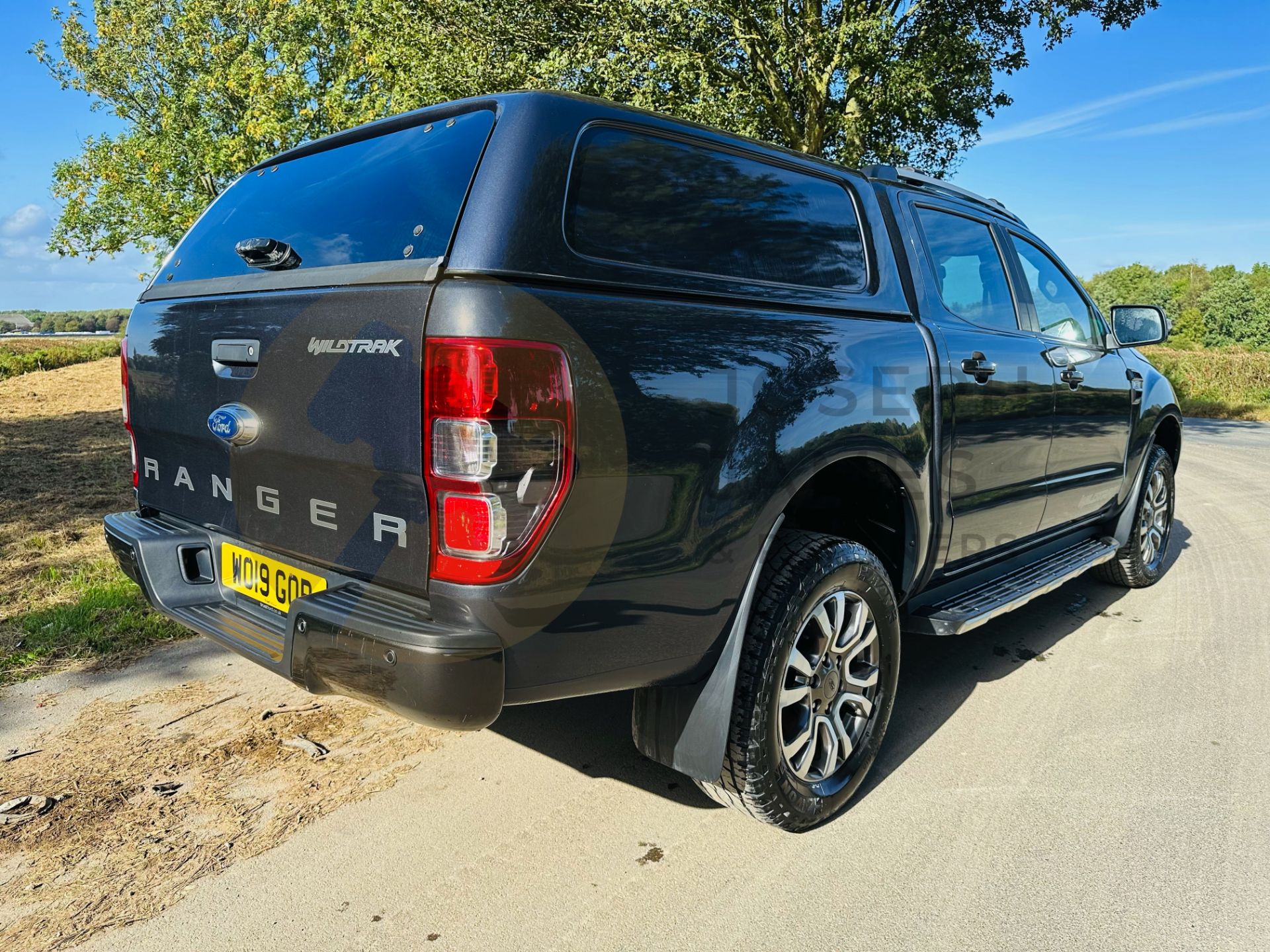 FORD RANGER *WILDTRAK EDITION* DOUBLE CAB PICK-UP (2019 - EURO 6) 3.2 TDCI - AUTOMATIC (1 OWNER) - Image 11 of 36