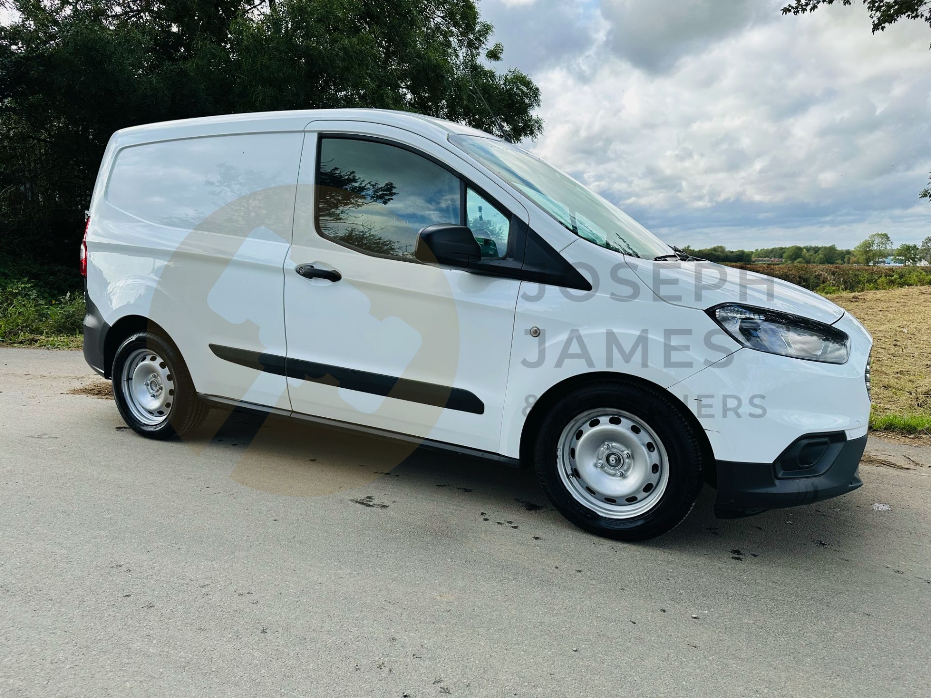 (ON SALE) FORD TRANSIT COURIER *LCV - PANEL VAN* (2020 - NEW FACELIFT MODEL) 1.5 TDCI *EURO 6*