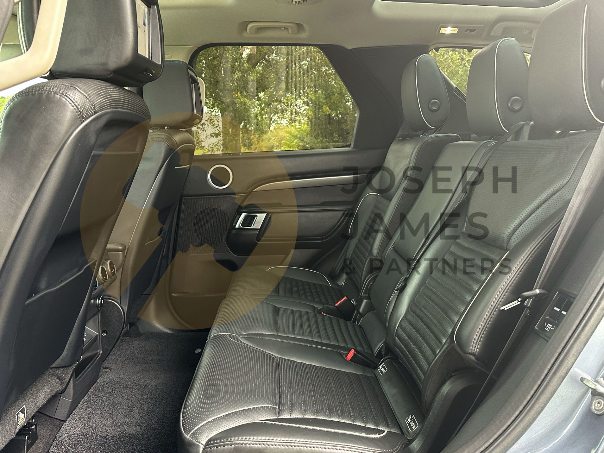 (ON SALE) LAND ROVER DISCOVERY 5 *HSE LUXURY* 7 SEATER SUV (2018 - FACELIFT MODEL) (LOW MILEAGE) - Image 28 of 66