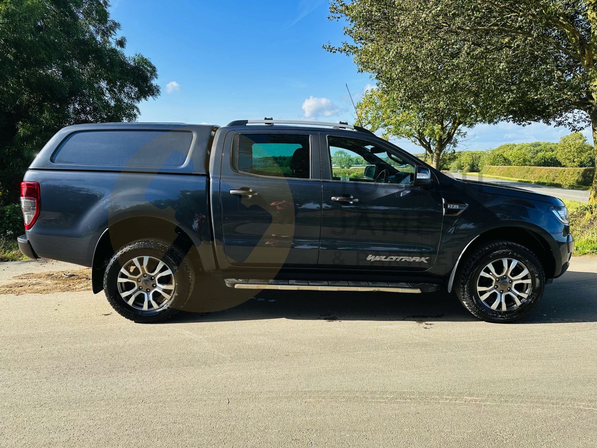 FORD RANGER *WILDTRAK EDITION* DOUBLE CAB PICK-UP (2019 - EURO 6) 3.2 TDCI - AUTOMATIC (1 OWNER) - Image 13 of 36