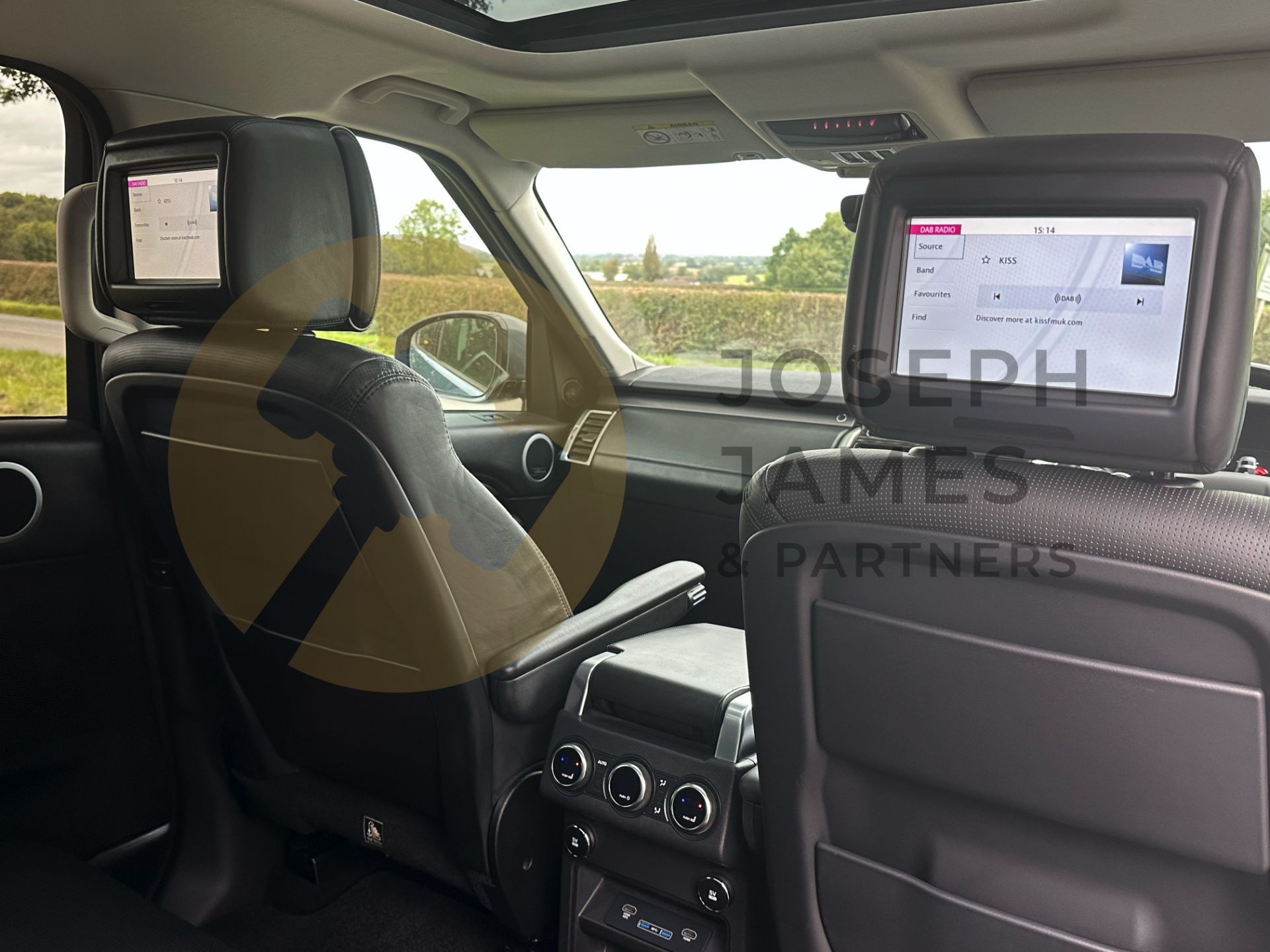 (ON SALE) LAND ROVER DISCOVERY 5 *HSE LUXURY* 7 SEATER SUV (2018 - FACELIFT MODEL) (LOW MILEAGE) - Image 38 of 66