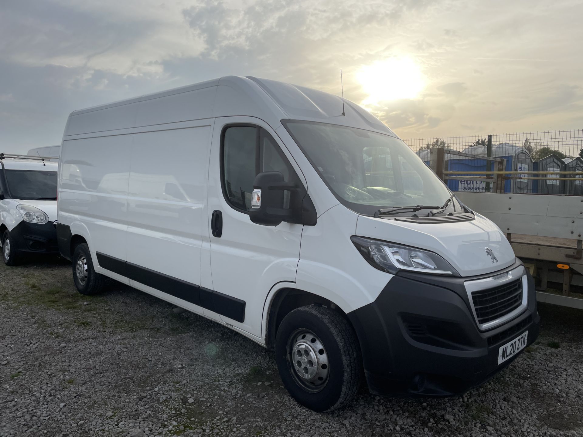 (ON SALE) PEUGEOT BOXER 2.2 "BLUE-HDI PROFESSIONAL "LONG WHEEL BASE" 20 REG - FSH- AIR CON