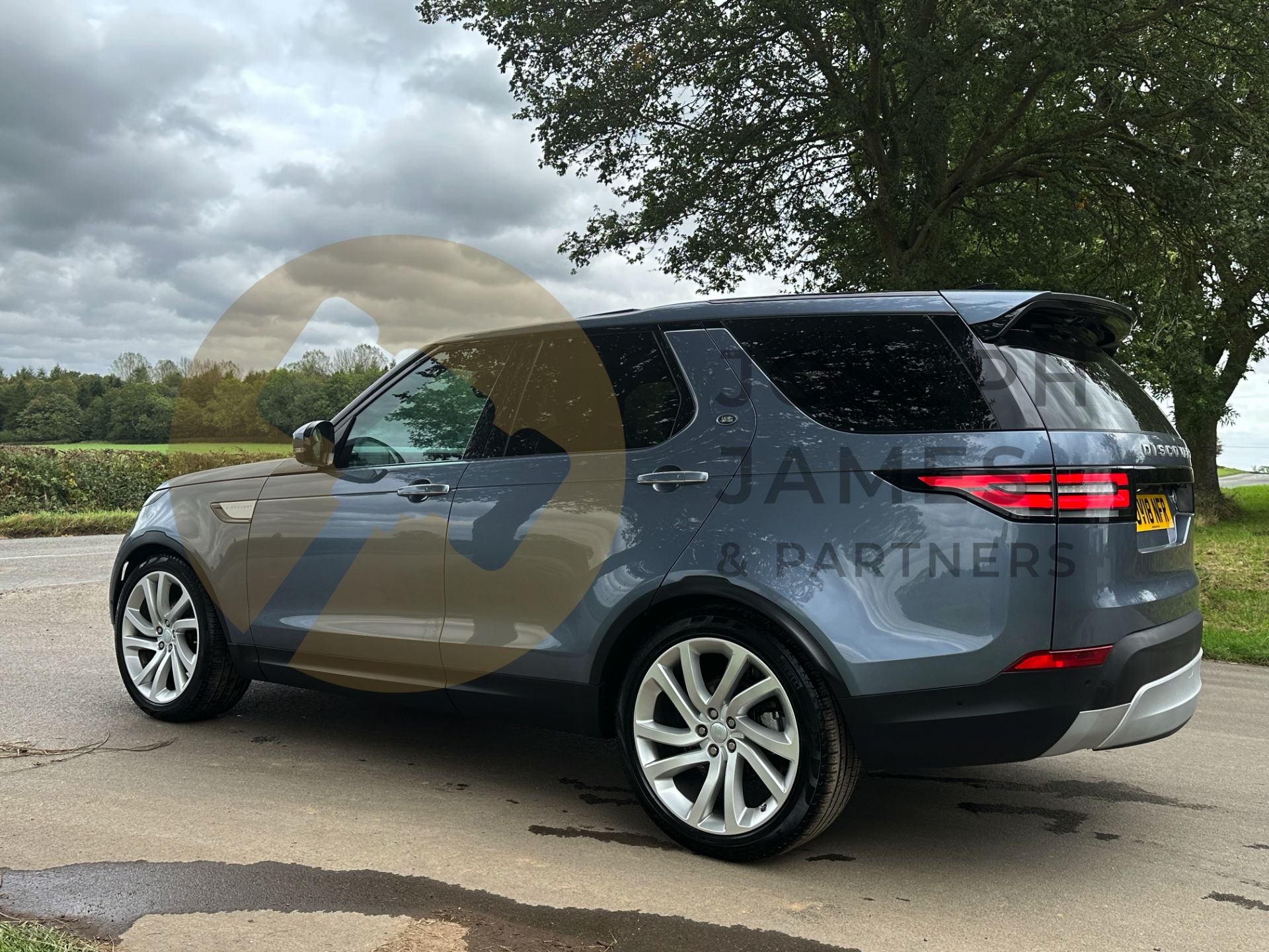 (ON SALE) LAND ROVER DISCOVERY 5 *HSE LUXURY* 7 SEATER SUV (2018 - FACELIFT MODEL) (LOW MILEAGE) - Image 9 of 66
