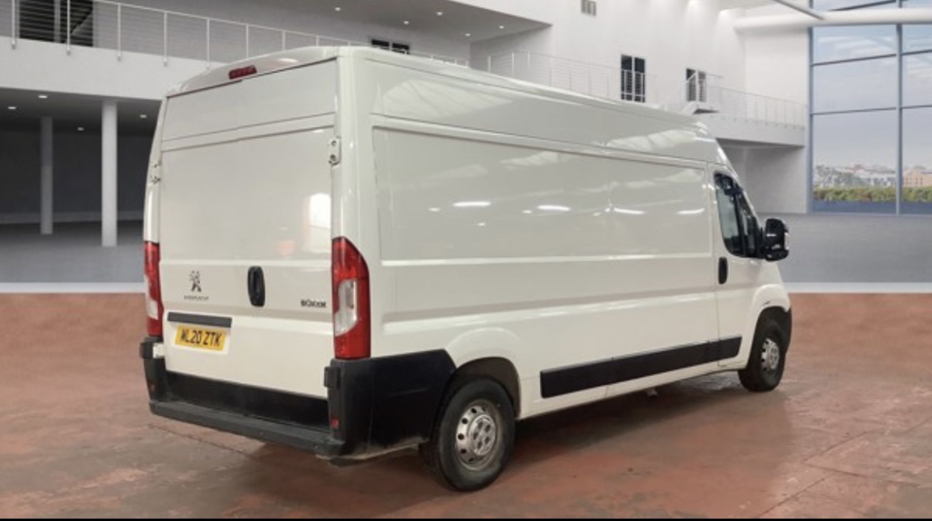 (ON SALE) PEUGEOT BOXER 2.2 "BLUE-HDI PROFESSIONAL "LONG WHEEL BASE" 20 REG - FSH- AIR CON - Image 5 of 12