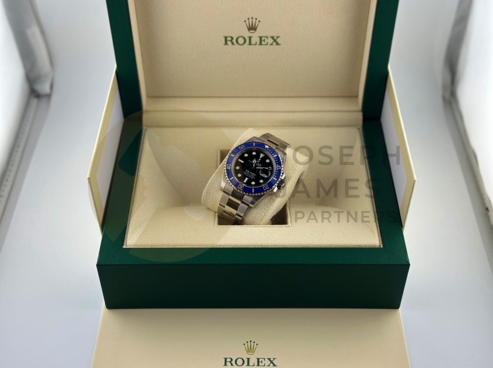 ROLEX SUBMARINER *41MM 18CT WHITE GOLD* (2023 - BRAND NEW / UNWORN) *COOKIE MONSTER* (BEAT THE WAIT) - Image 38 of 44