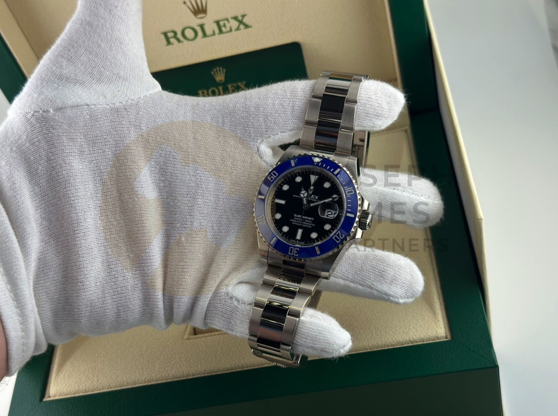 ROLEX SUBMARINER *41MM 18CT WHITE GOLD* (2023 - BRAND NEW / UNWORN) *COOKIE MONSTER* (BEAT THE WAIT) - Image 8 of 44