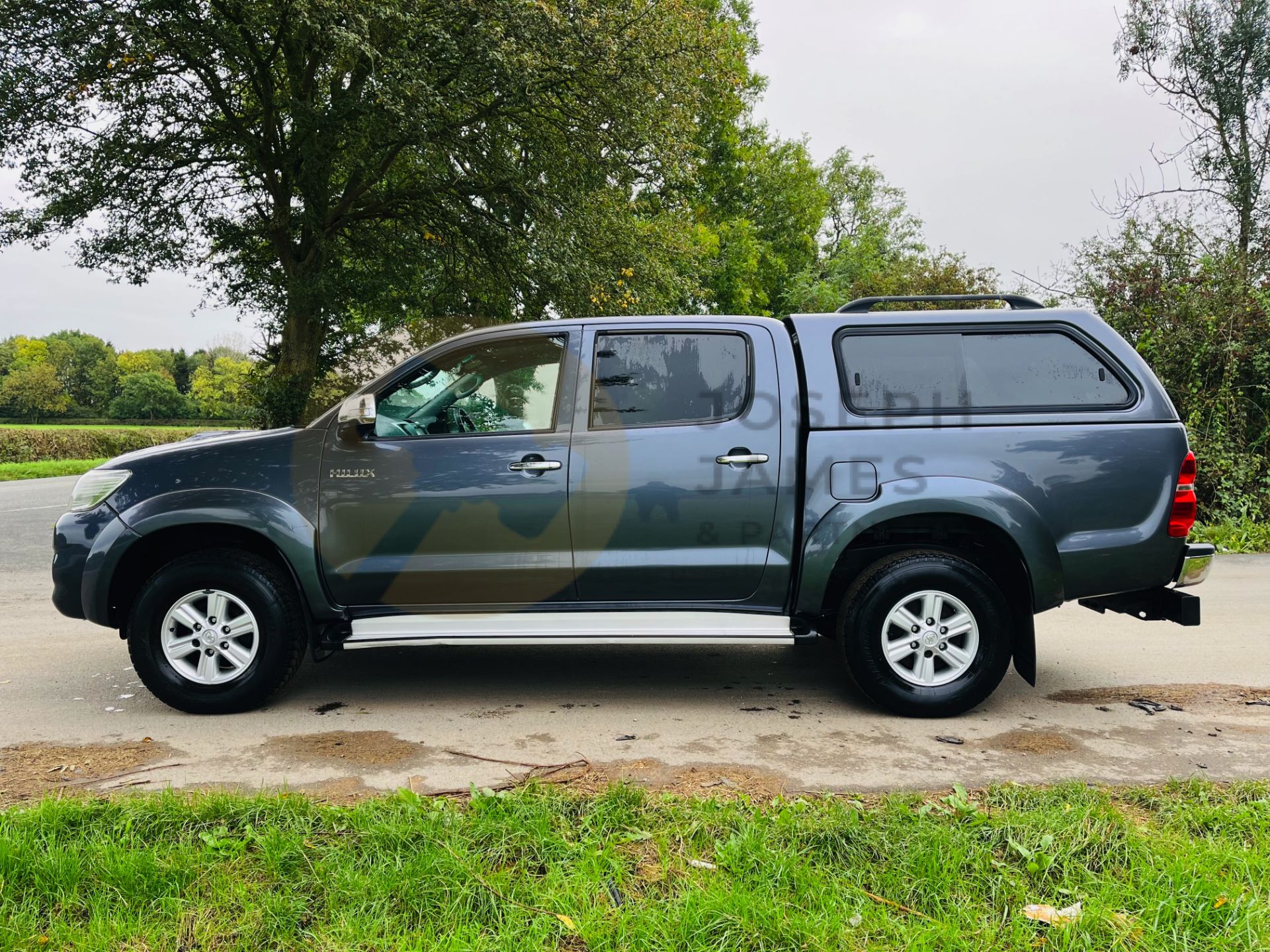 TOYOTA HILUX 2.5 D-4D HL3 (12 REG) FULL STAMPED HISTORY (AC) ELECTRIC PACK - FITTED CANOPY (NO VAT) - Image 8 of 31